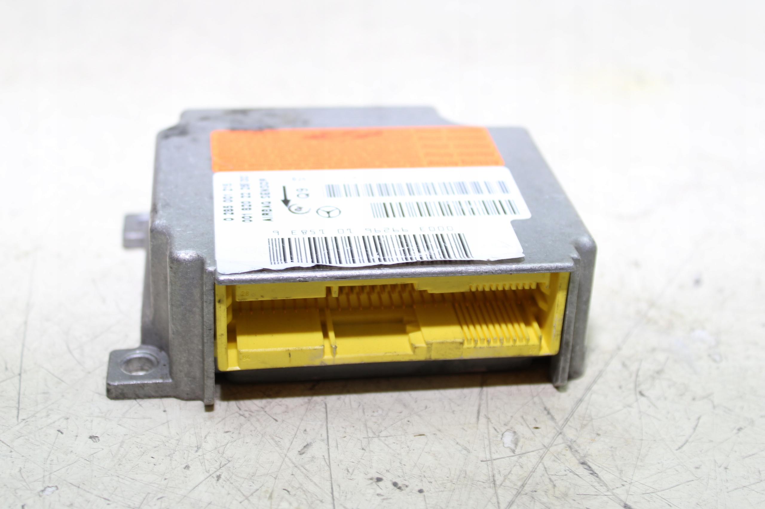 MERCEDES W220 MODUŁ SENSOR AIRBAG PODUSZEK STEROWNIK 0018202226 Producent części Mercedes-Benz OE