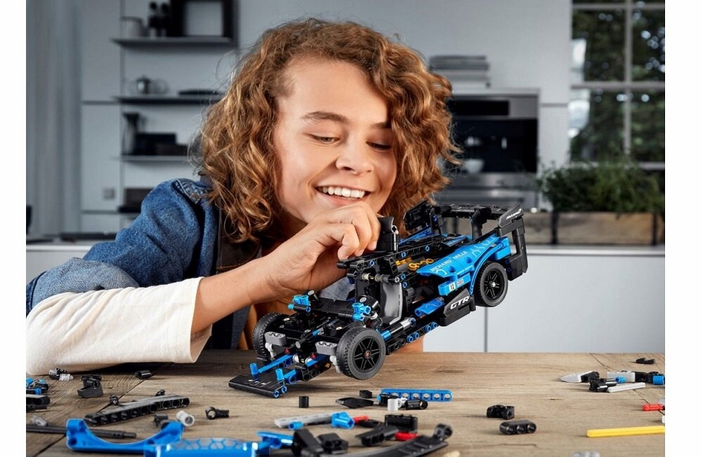 LEGO TECHNIC MCLAREN SENNA GTR 42123 WYŚCIGÓWKA AUTO WYŚCIGOWE BOLID Wiek dziecka 10 lat +