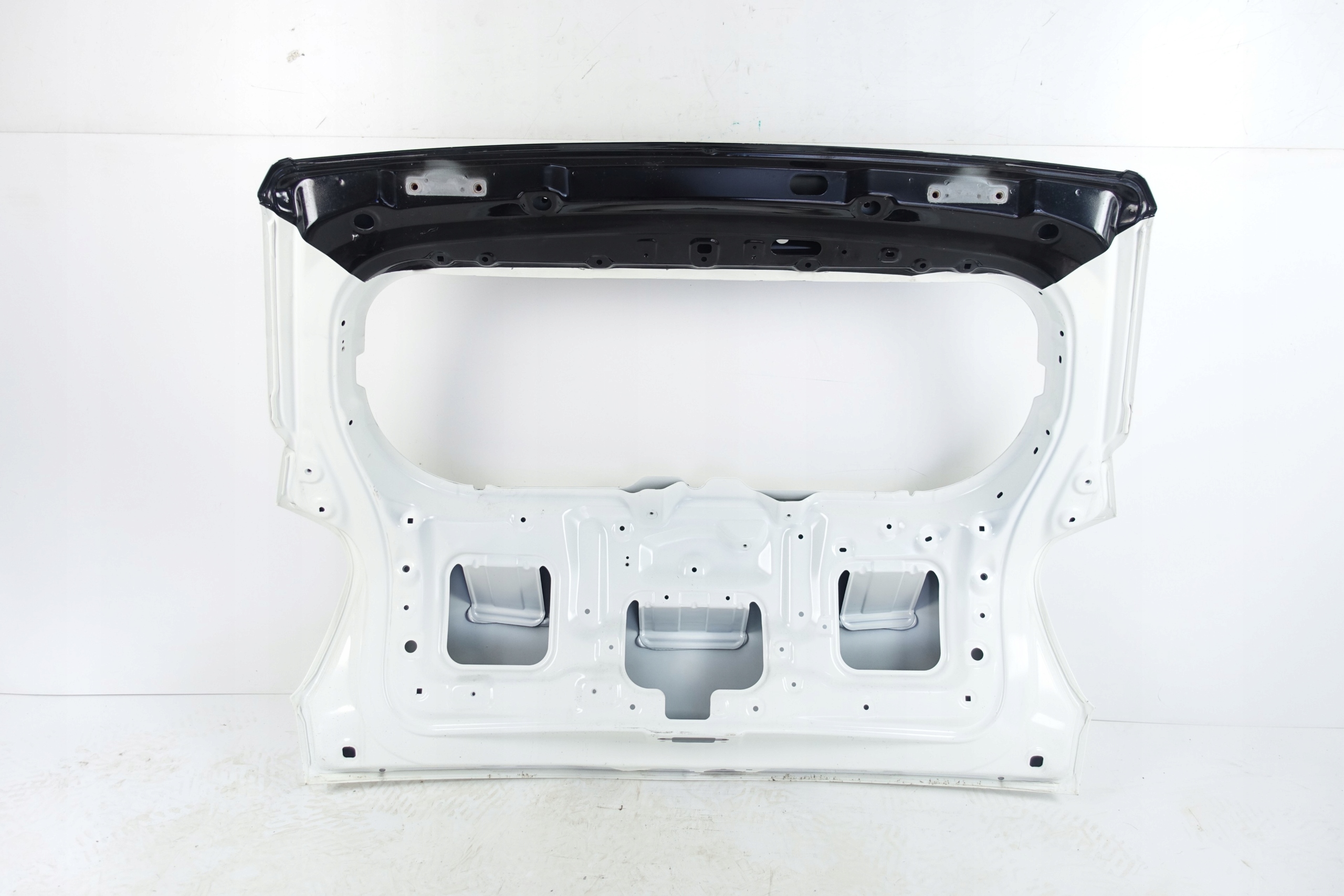 SSANGYONG TIVOLI 2015- trunk door cover boot rear part