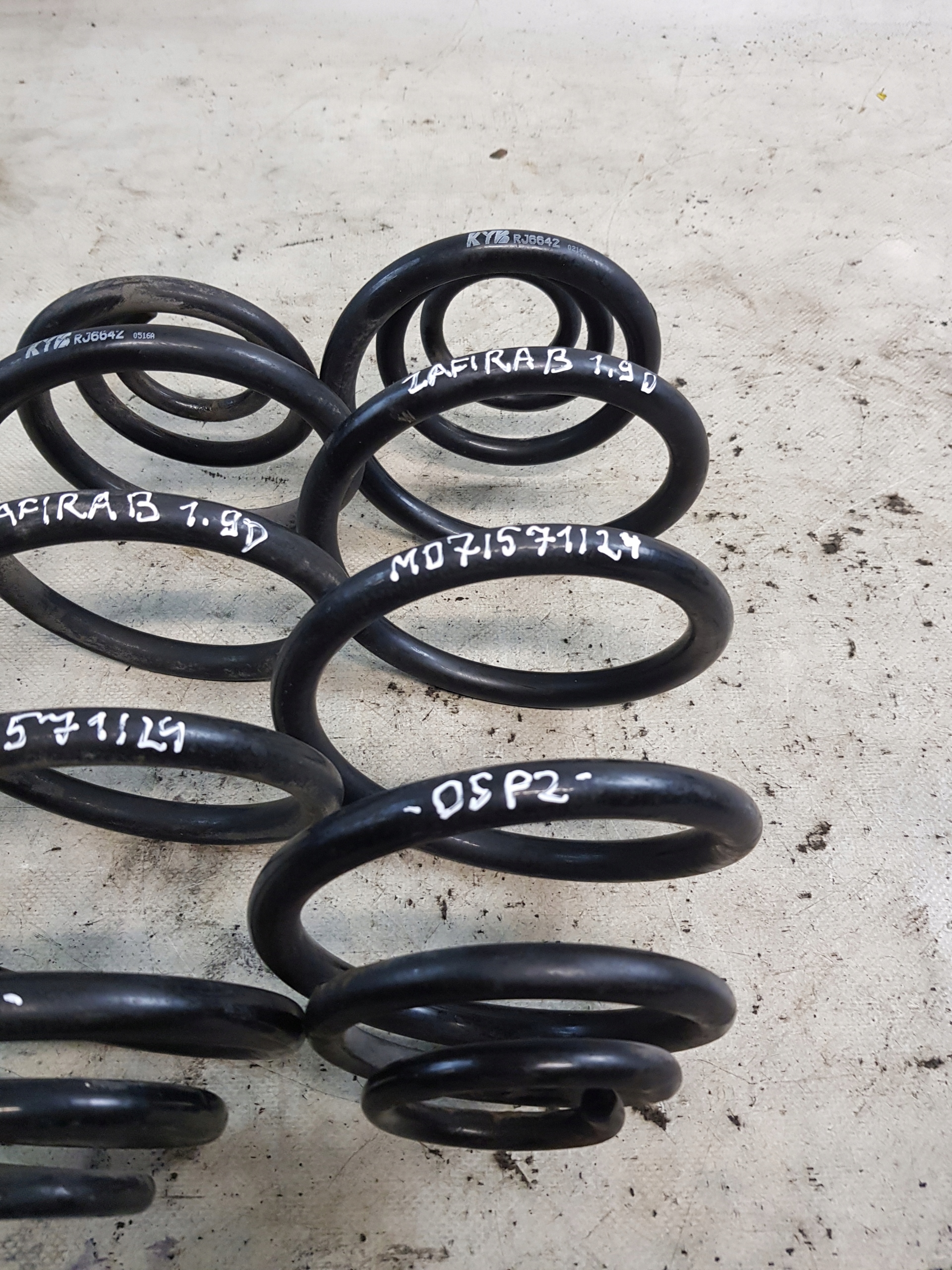 KYB RJ6642 spring springing rear part ZAFIRA B 1.9 D running board 2 SZTUK