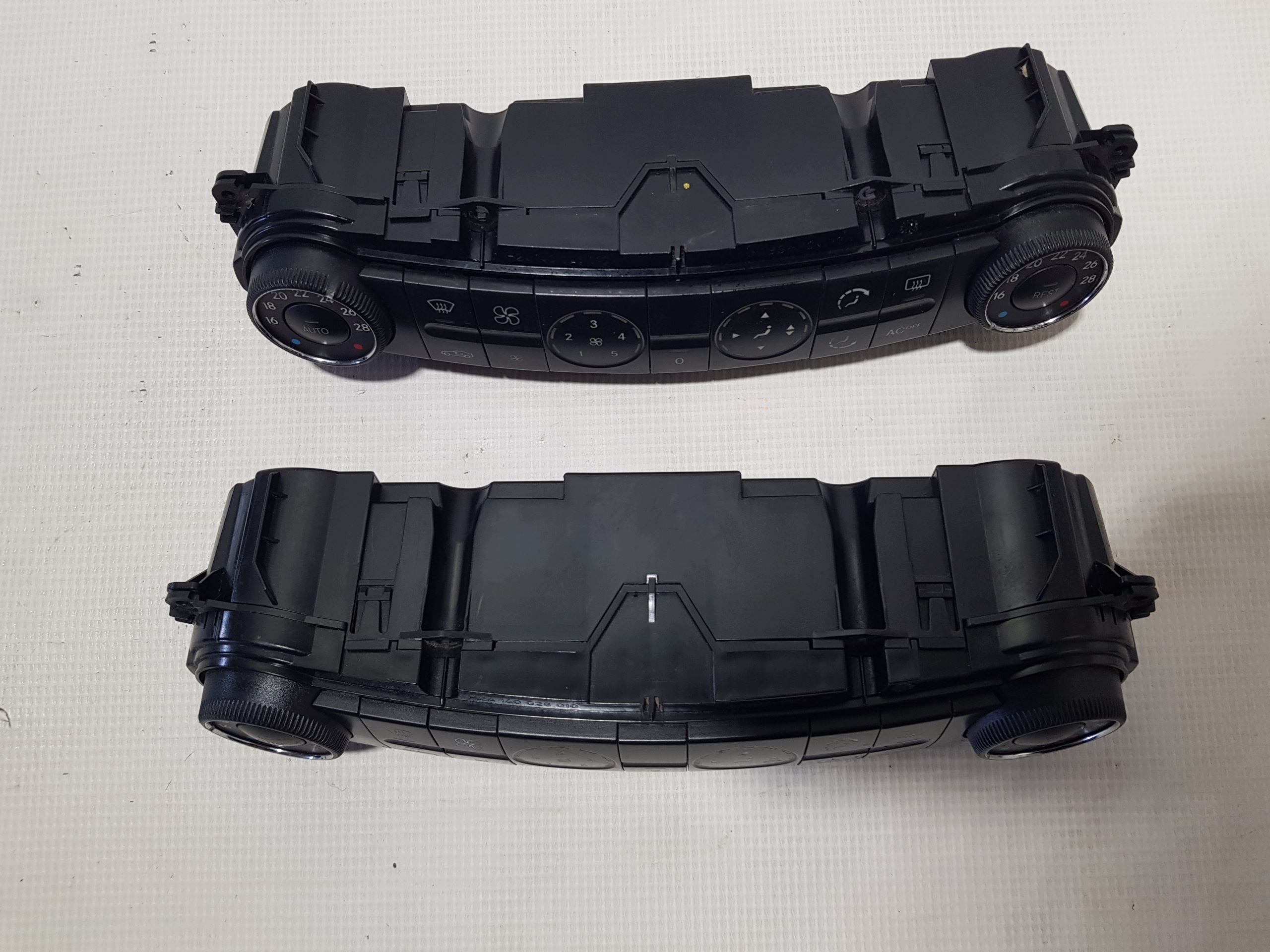 Mercedes E třída W211 PANEL KLIMY klimatizaci A2118300190
