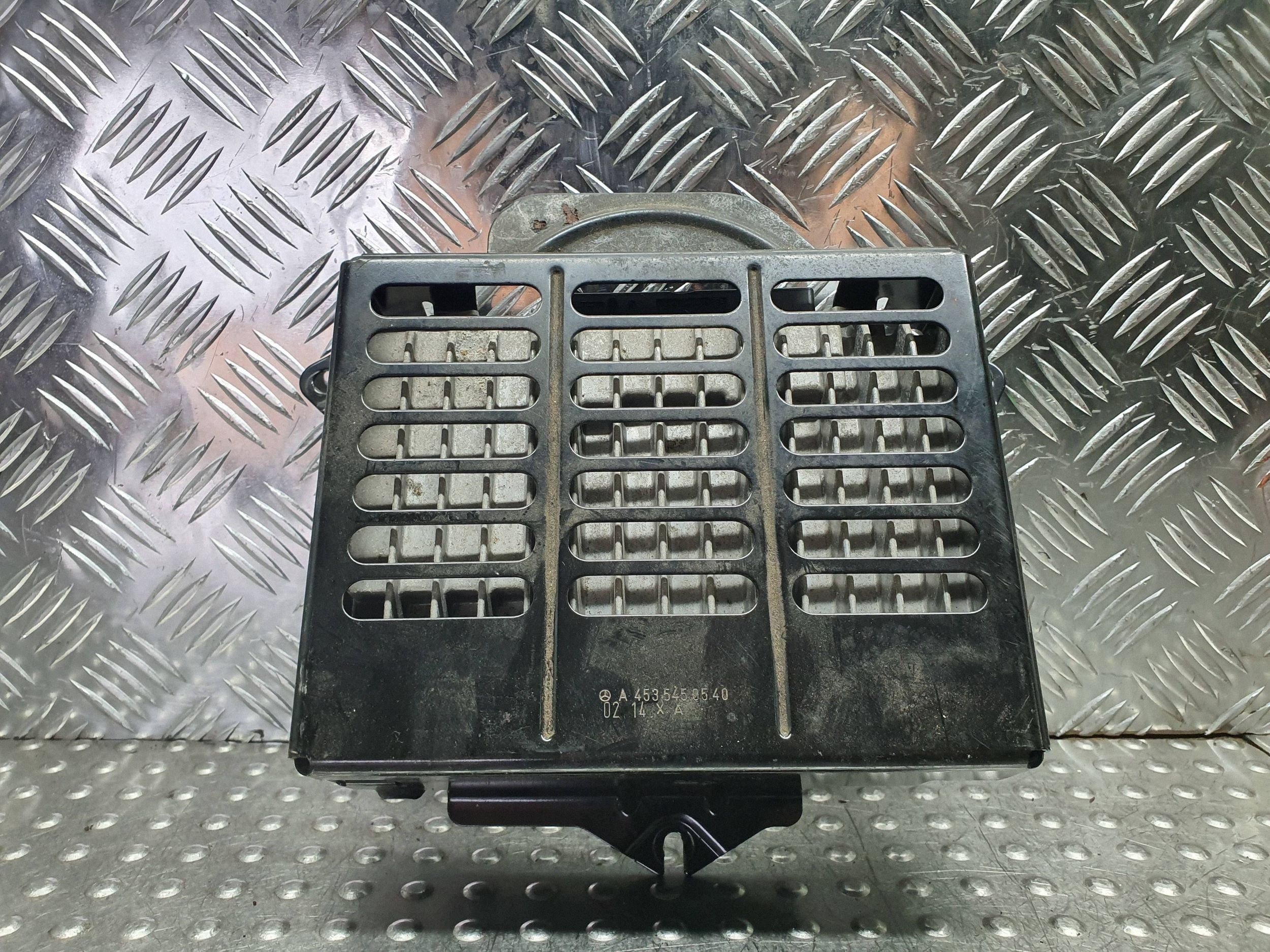 amplifier SOUNDSYSTEM HARMAN A4539002701 SMART FORFOUR 453