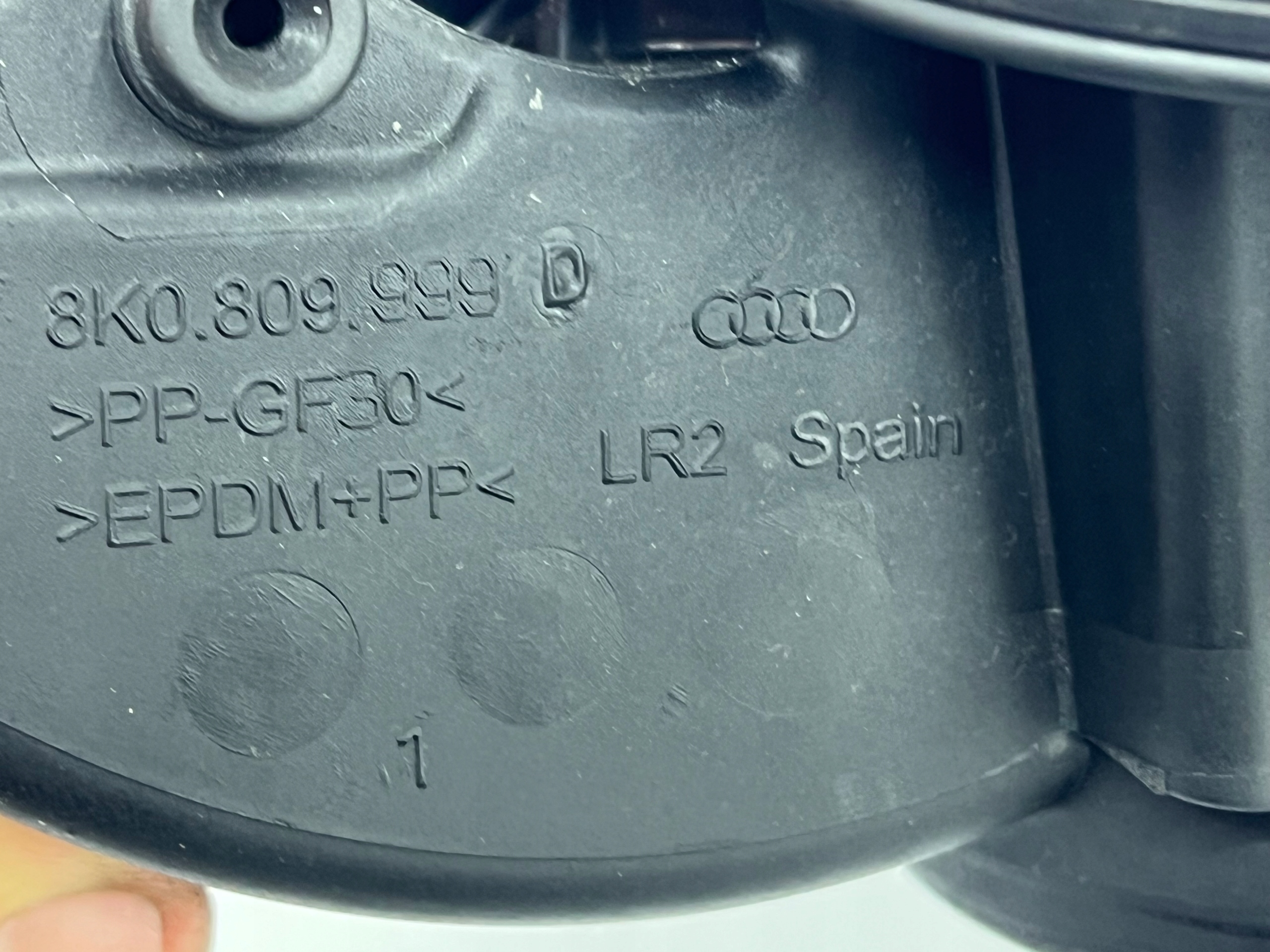 A4 8K Tankklappe des Kraftstoffsbehälters 8K0809999D