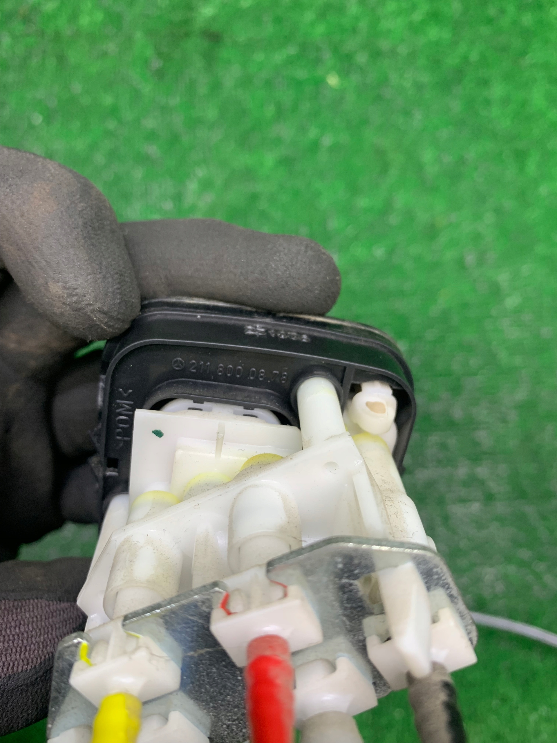 control panel seat left MERCEDES 2118000878