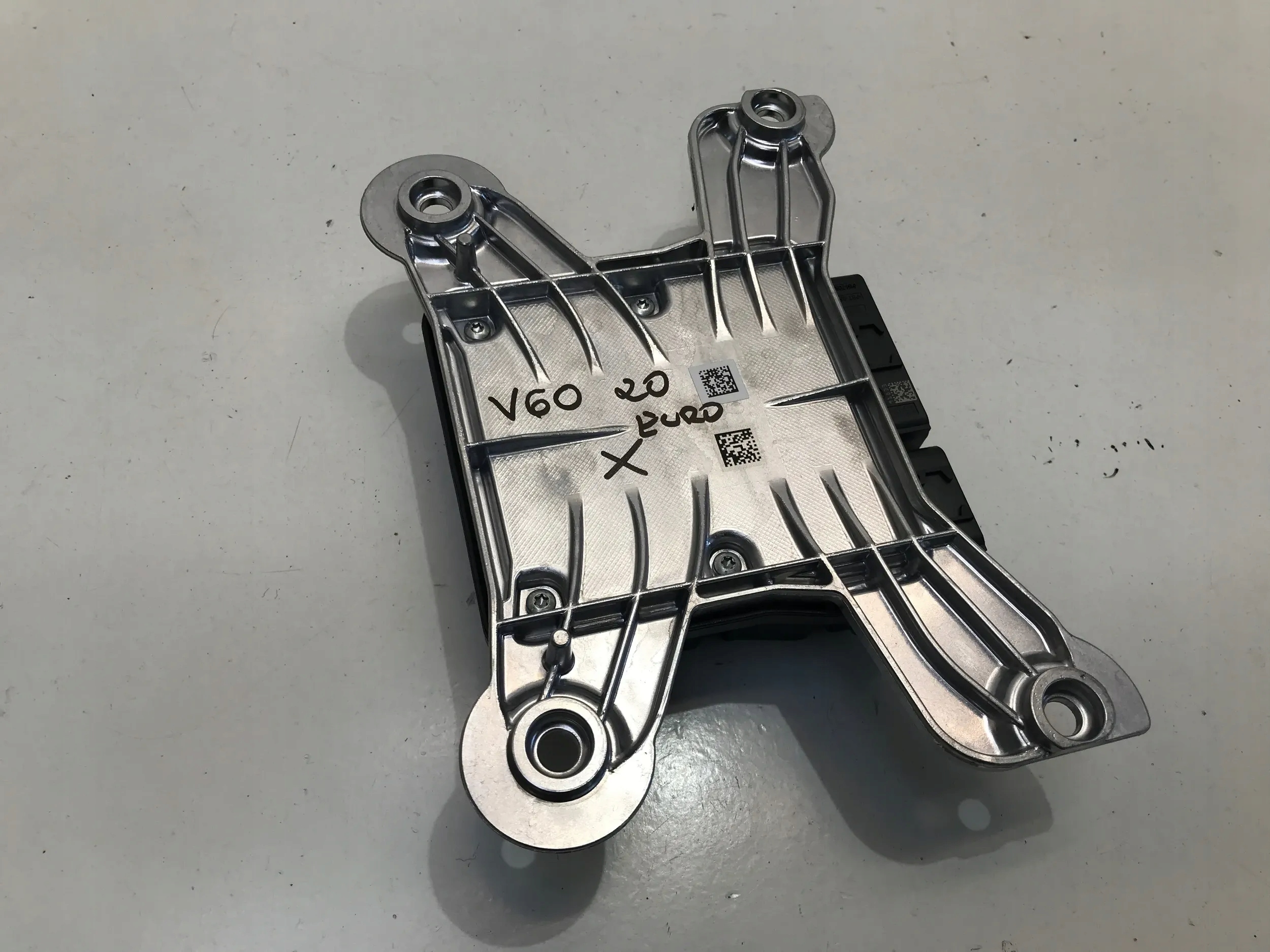 VOLVO V60 II 2.0 T HYBRYDA 2020 MODUŁ SENSOR PODUSZEK AIRBAG 31476261 Producent części Volvo OE