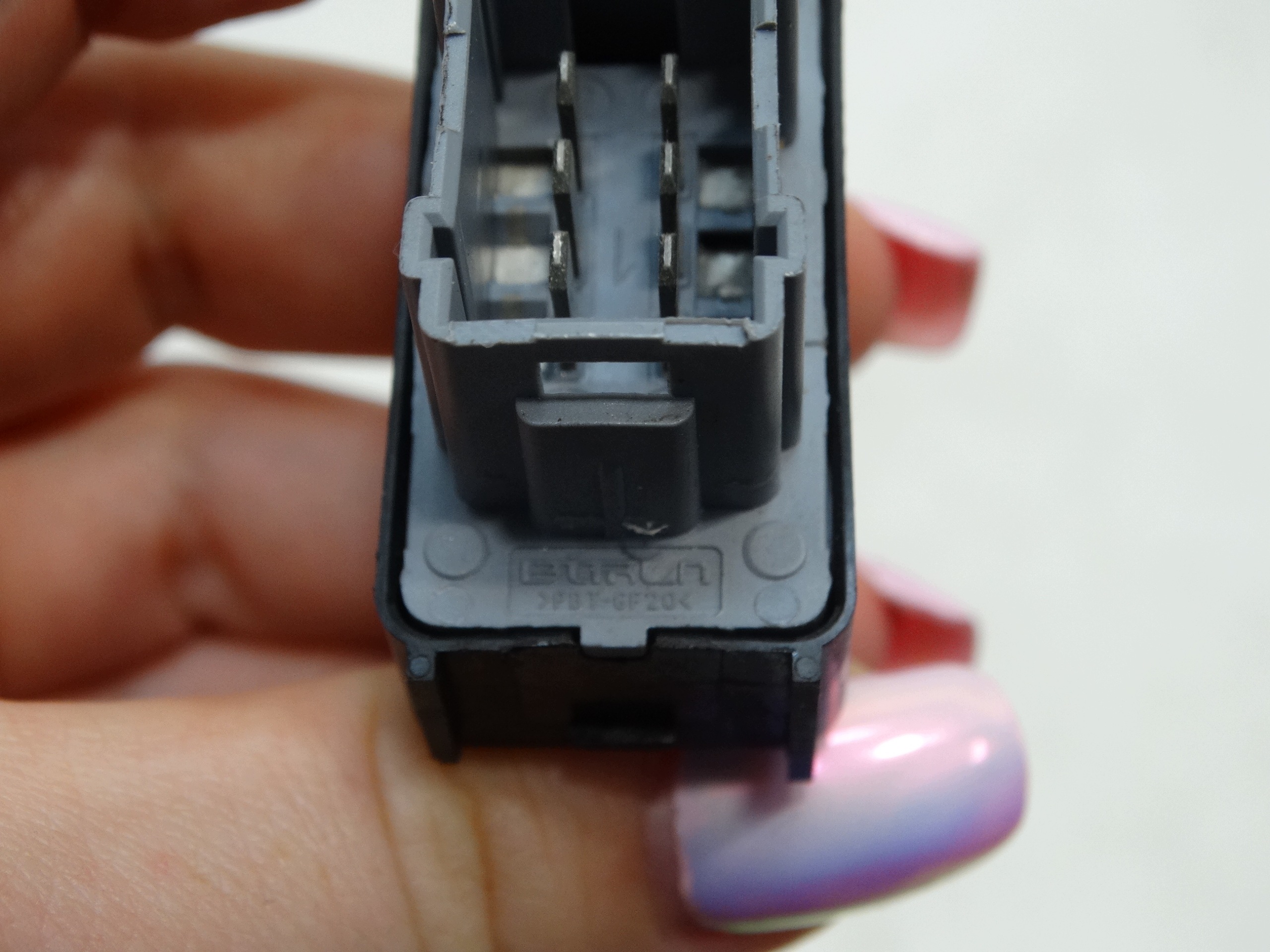 window control switch right front CITROEN C4 CACTUS 2016R.