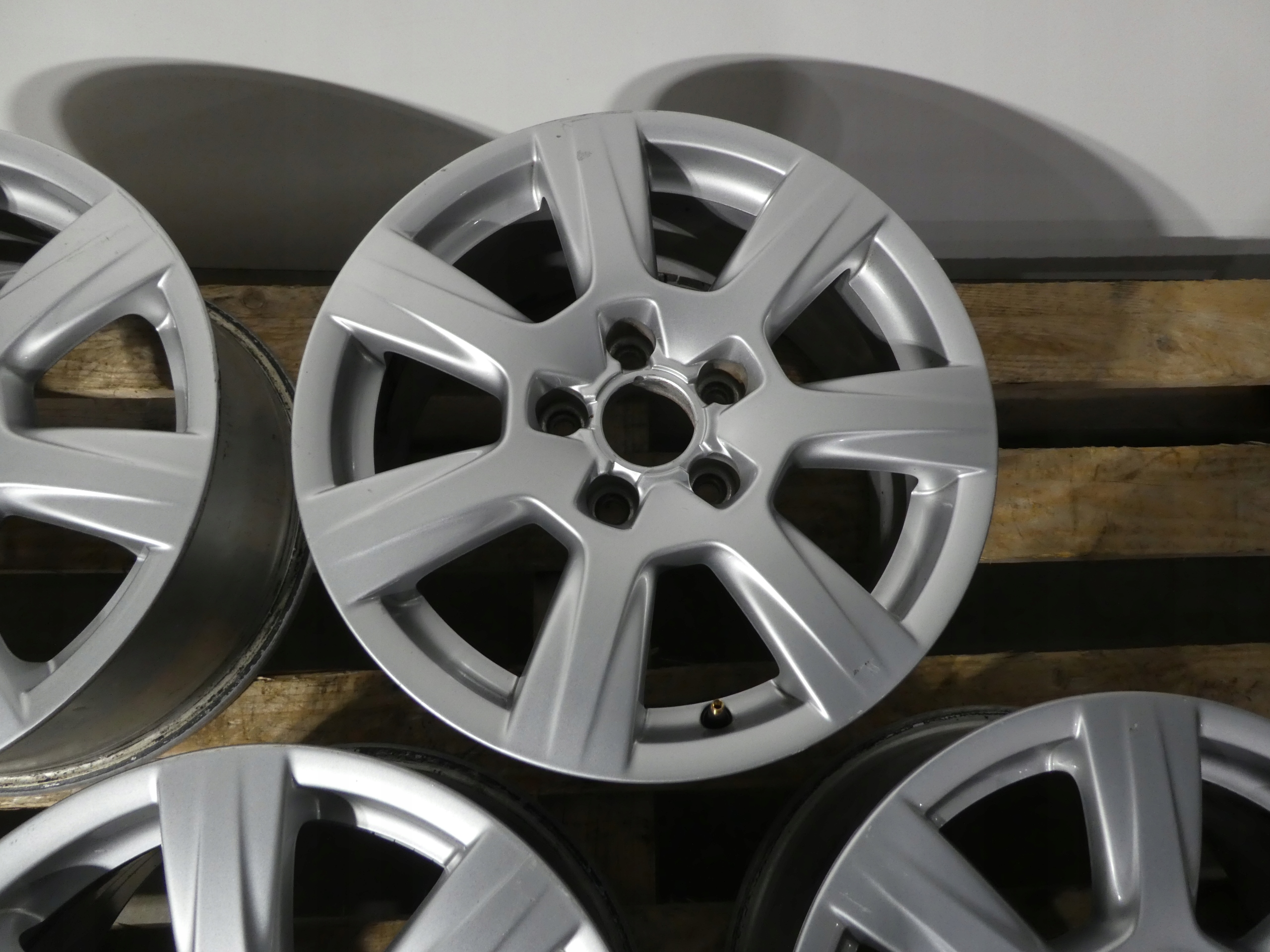 4X discs aluminium disc 1K0601025A VW 5X112