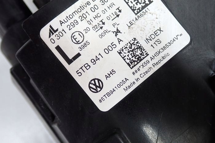 VW TOURAN 15- reflektor left light left 5TB941005A