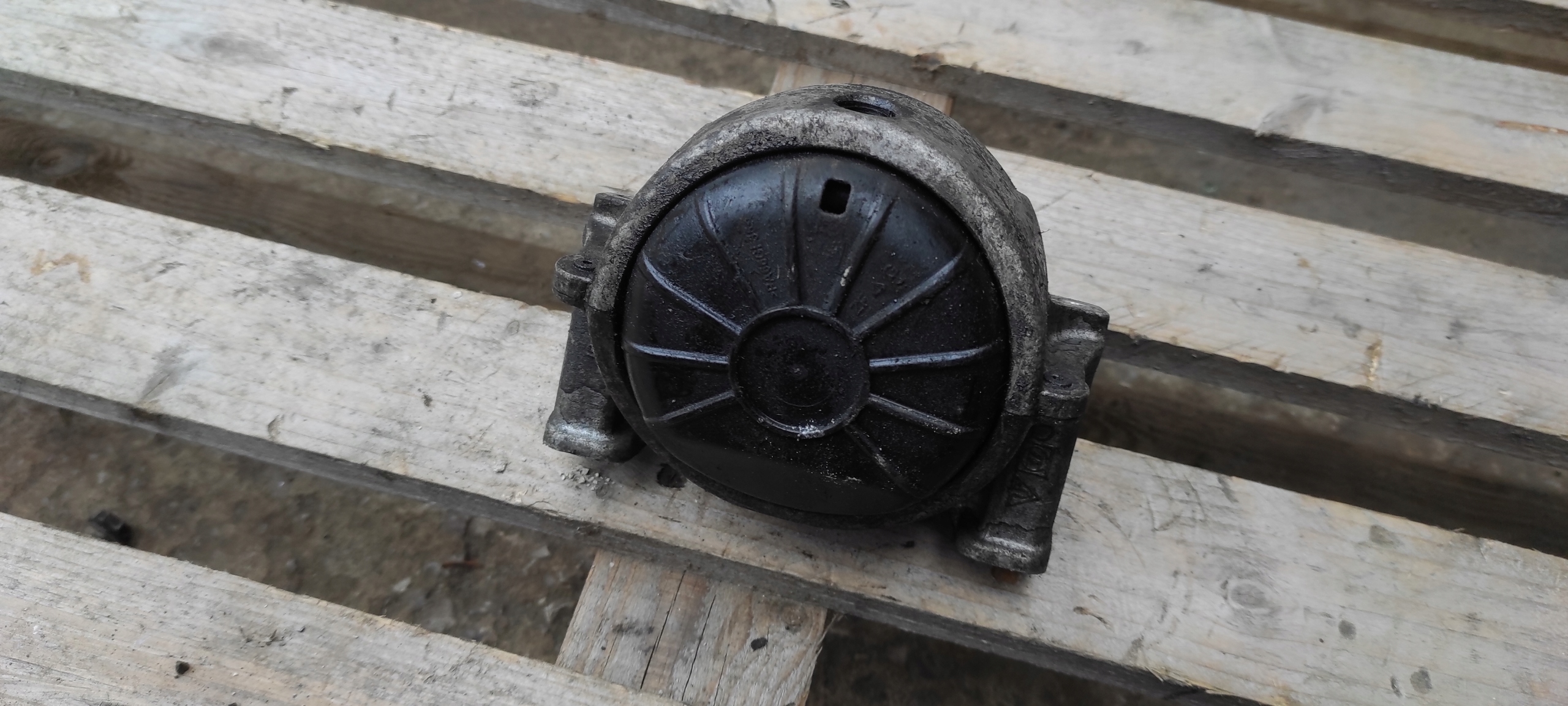engine mount bearing AUDI A4 A5 Q5 8R0199381A