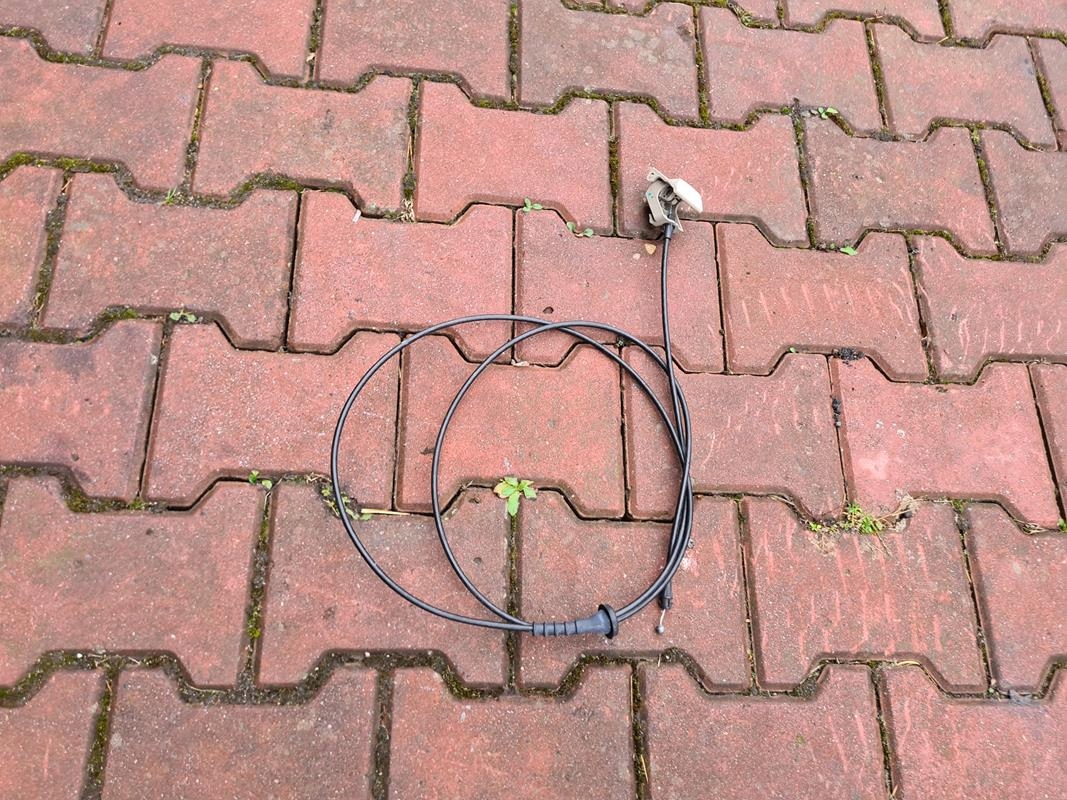 Linka otwierania maski ciegno Opel Insignia B