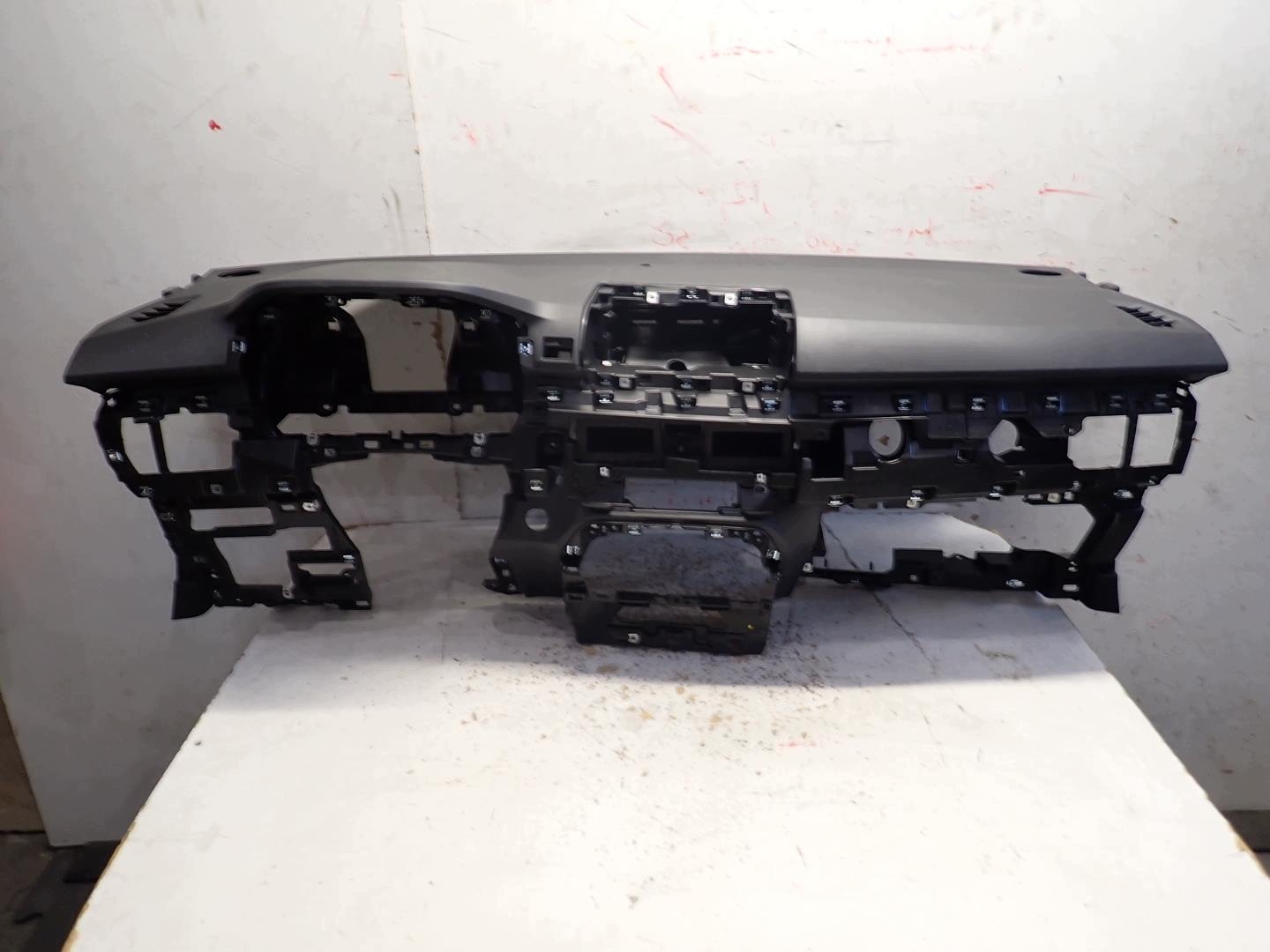 dashboard console cockpit DACIA SANDERO III 2020- 681002279