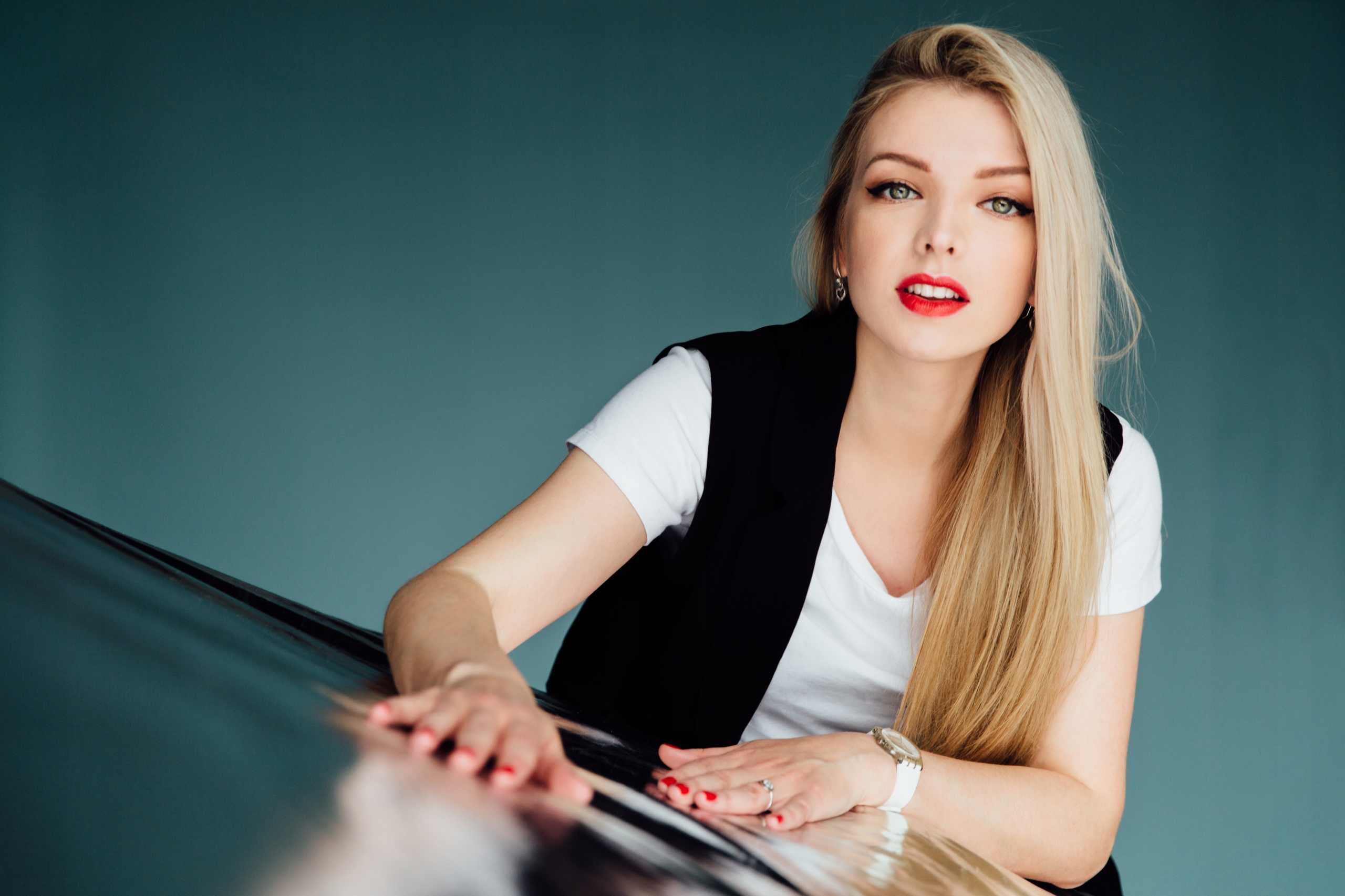 BLENDA FOTOGRAFICZNA OWALNA KOMPLET 2w1 90x120cm OWAL Marka CineGEN