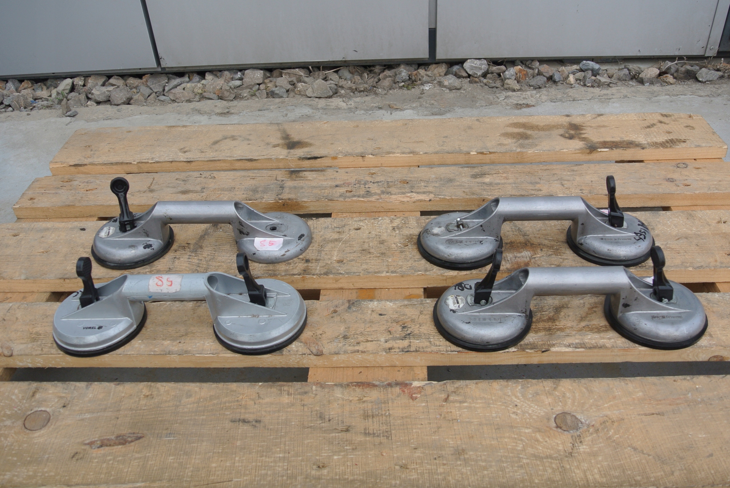 UCHWYT PRZYSSAWKA DO SZYB BOHLE VERIBOR