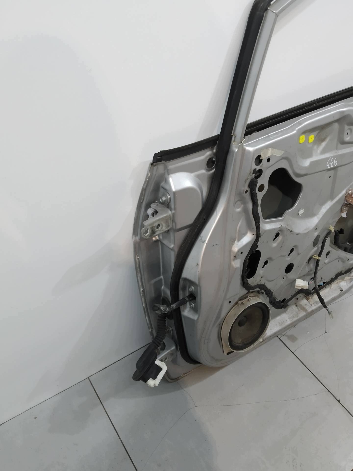 door right front NH700M Honda FR-V and (2004-2009)