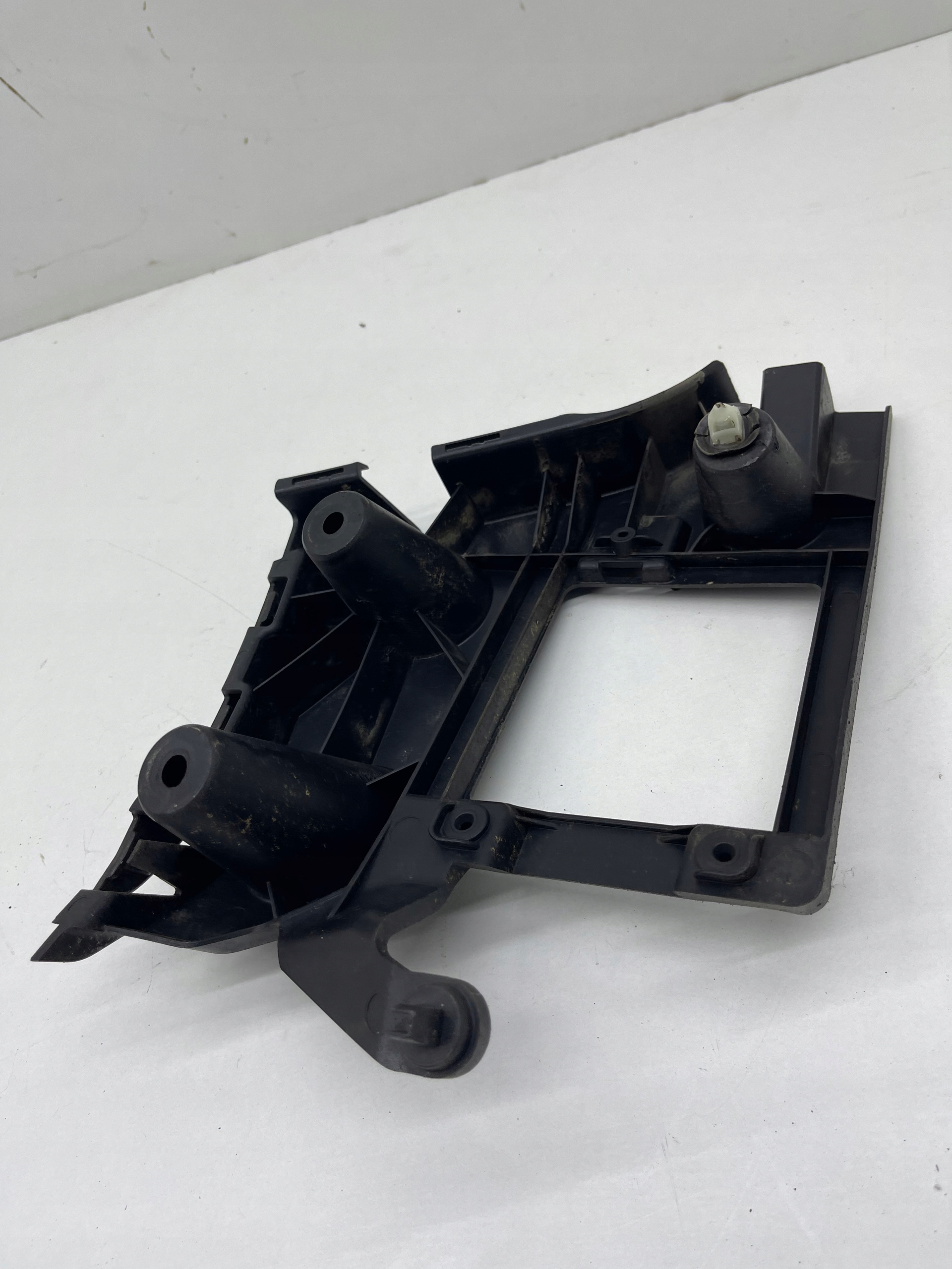 AUDI A6 C7 Berline Support Support plaque Pare choc Droite Arrière Original