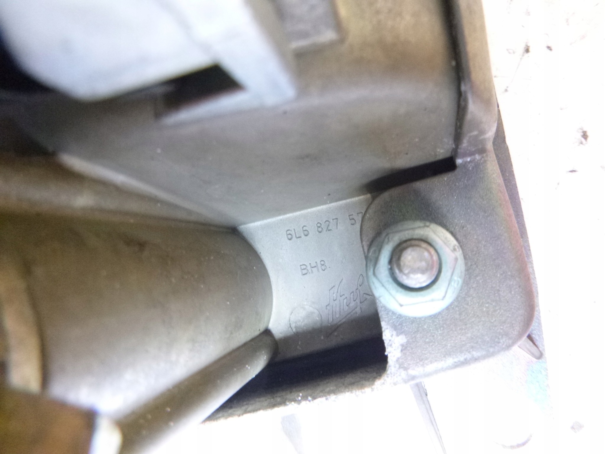 handle boot bracket logo lock + 1x key Seat Ibiza III 2003r.