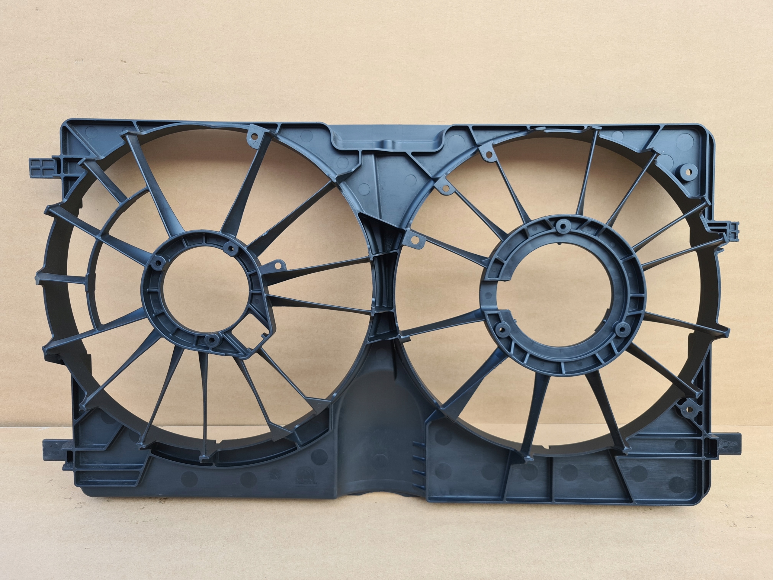 OBUDOWA WENTYLATOROW JEEP COMPASS