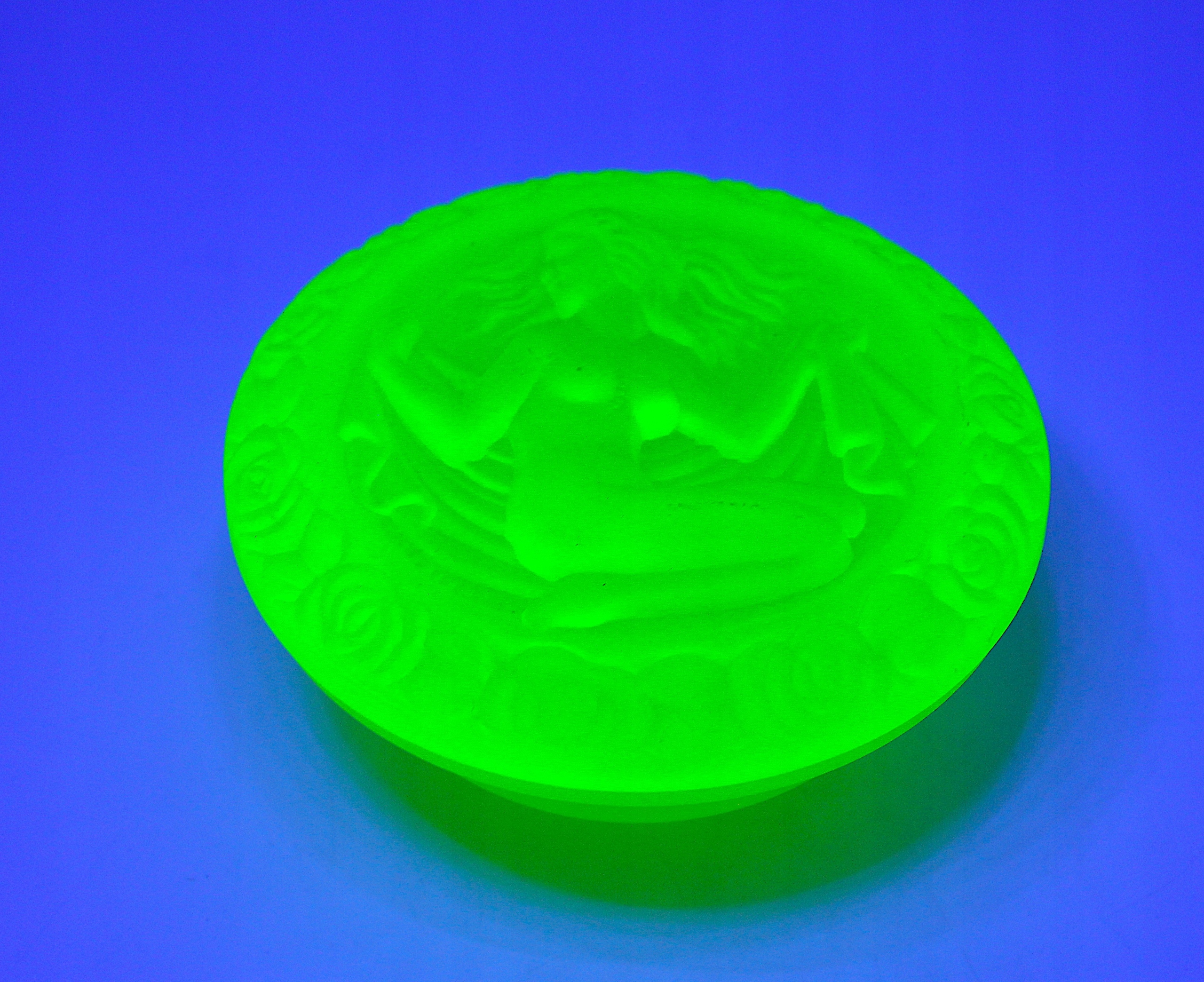 КОРОБКА УРАНОВОЕ СТЕКЛО БОГЕМИЯ СТАРАЯ ЧЕХОСЛОВАКИЯ