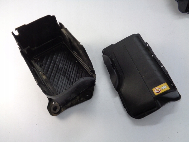 OBUDOWA AKUMULATORA MERCEDES B-KLASA W246 LIFT 1.5 CDI 2016 ROK Producent części Mercedes-Benz OE