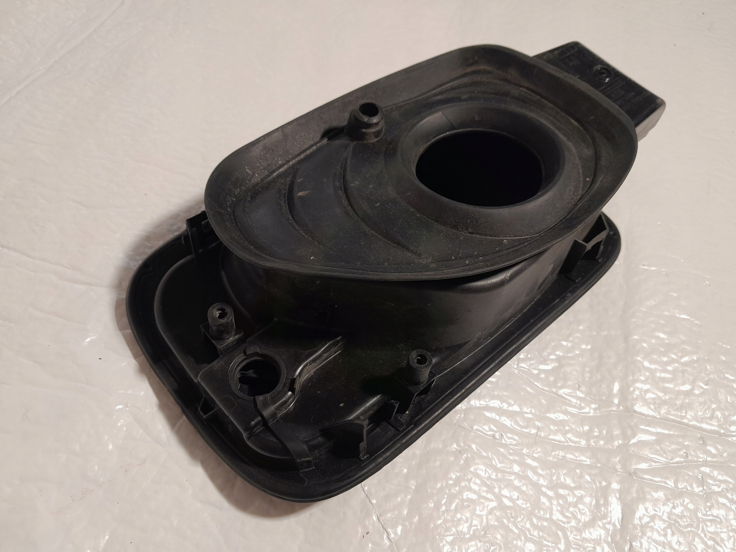 AUDI A4 B9 Volet trappe carburant Carburant 8W0809906 Berline