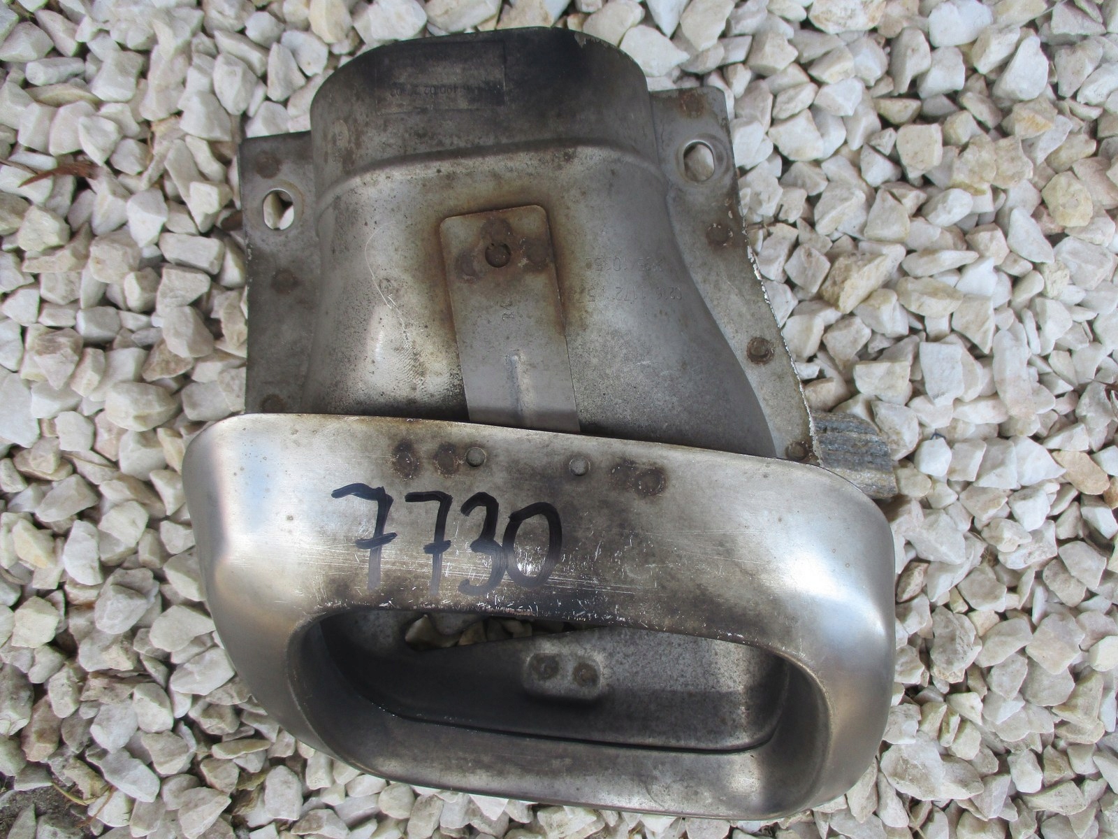 A156490022702 - MERCEDES GLA W156 правый выхлопной наконечник