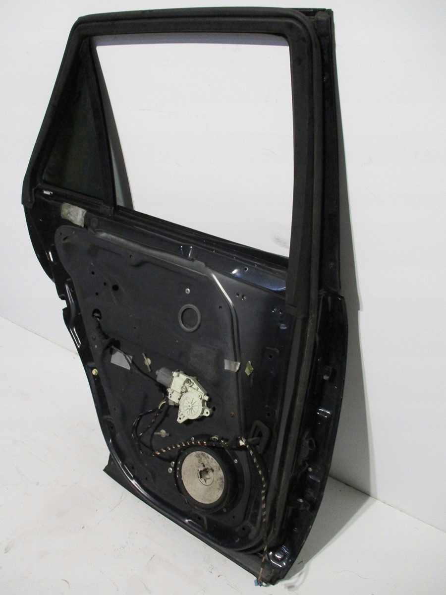 door left rear. Mercedes ML164 ML 164