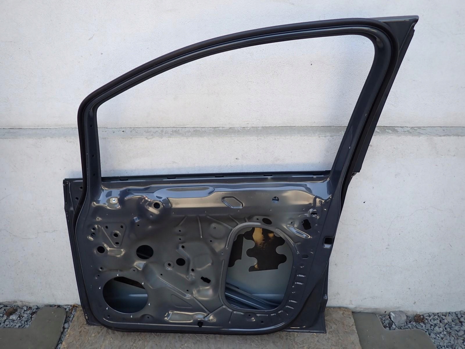 door right front front VW TOURAN 5T 5TA 3 III 2015- 5TA831056AE