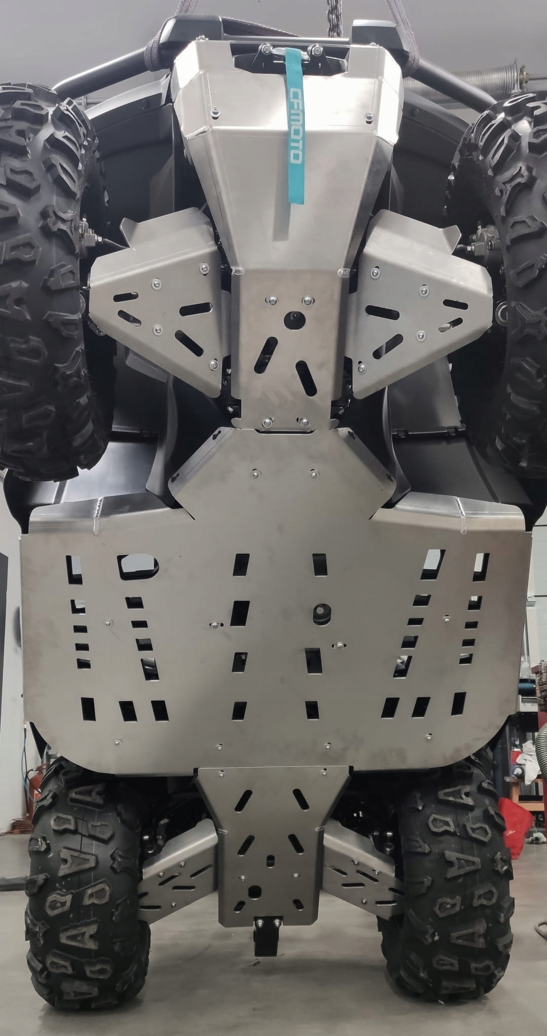 КРЫШКИ НИЖНЕЙ ЧАСТИ ALU CF MOTO 450 520 LONG 2019 5 ММ