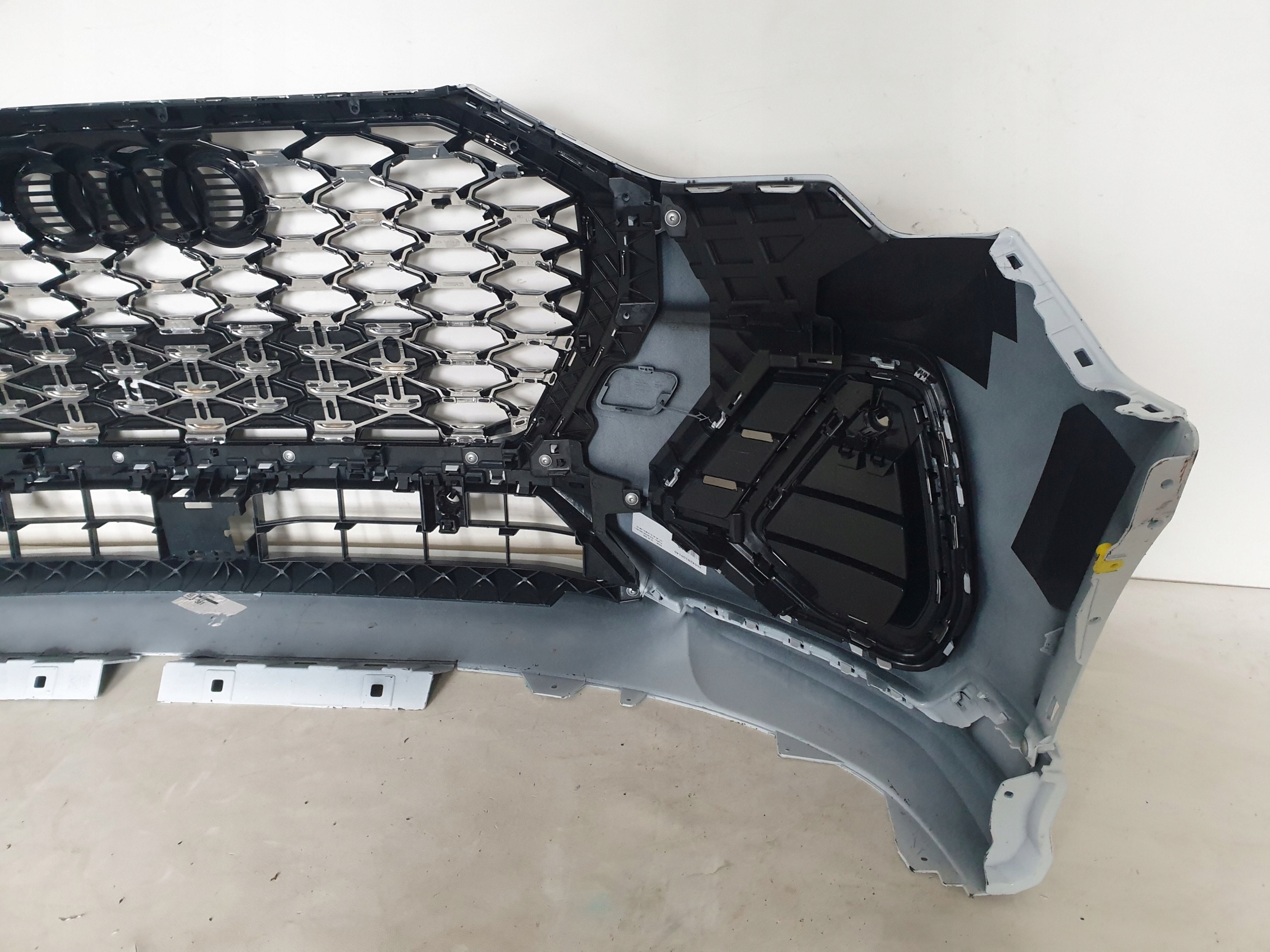 AUDI Q3 II 83A S-LINE 19-25 bumper front 4 x PDC 83A807438D 83A807437D