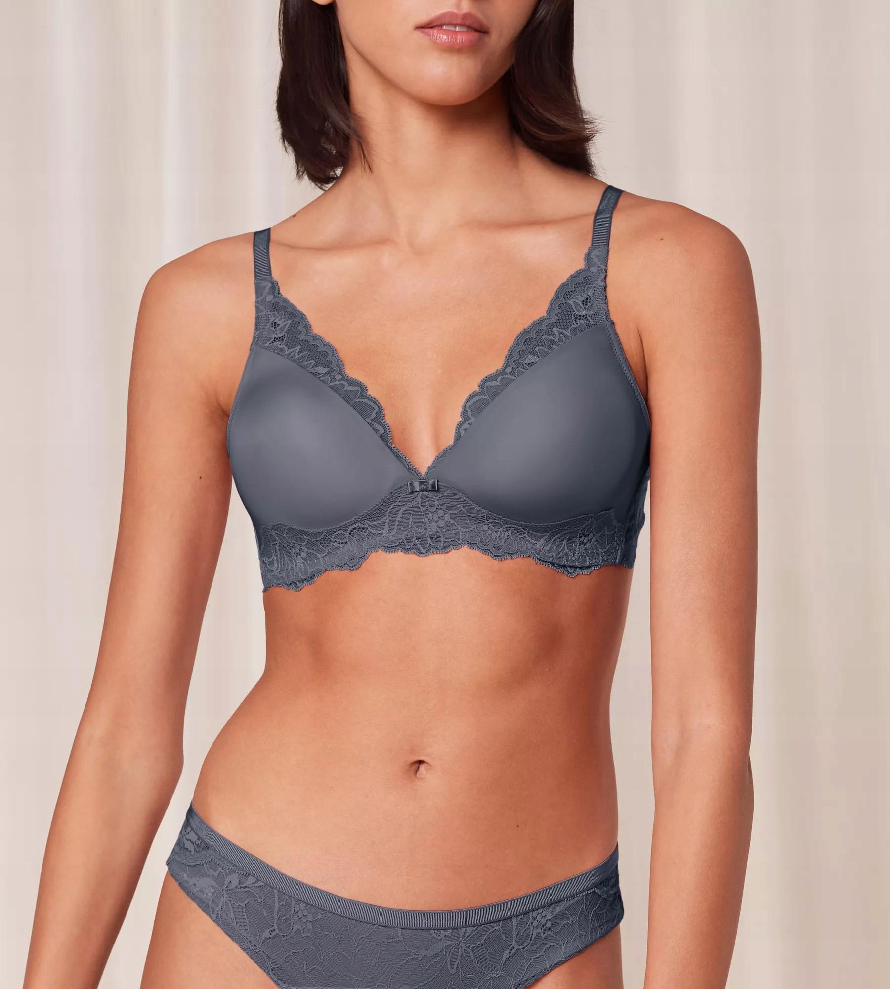 U211 Triumph vyztužená podprsenka Amourette Charm T P modrá vel. 75C