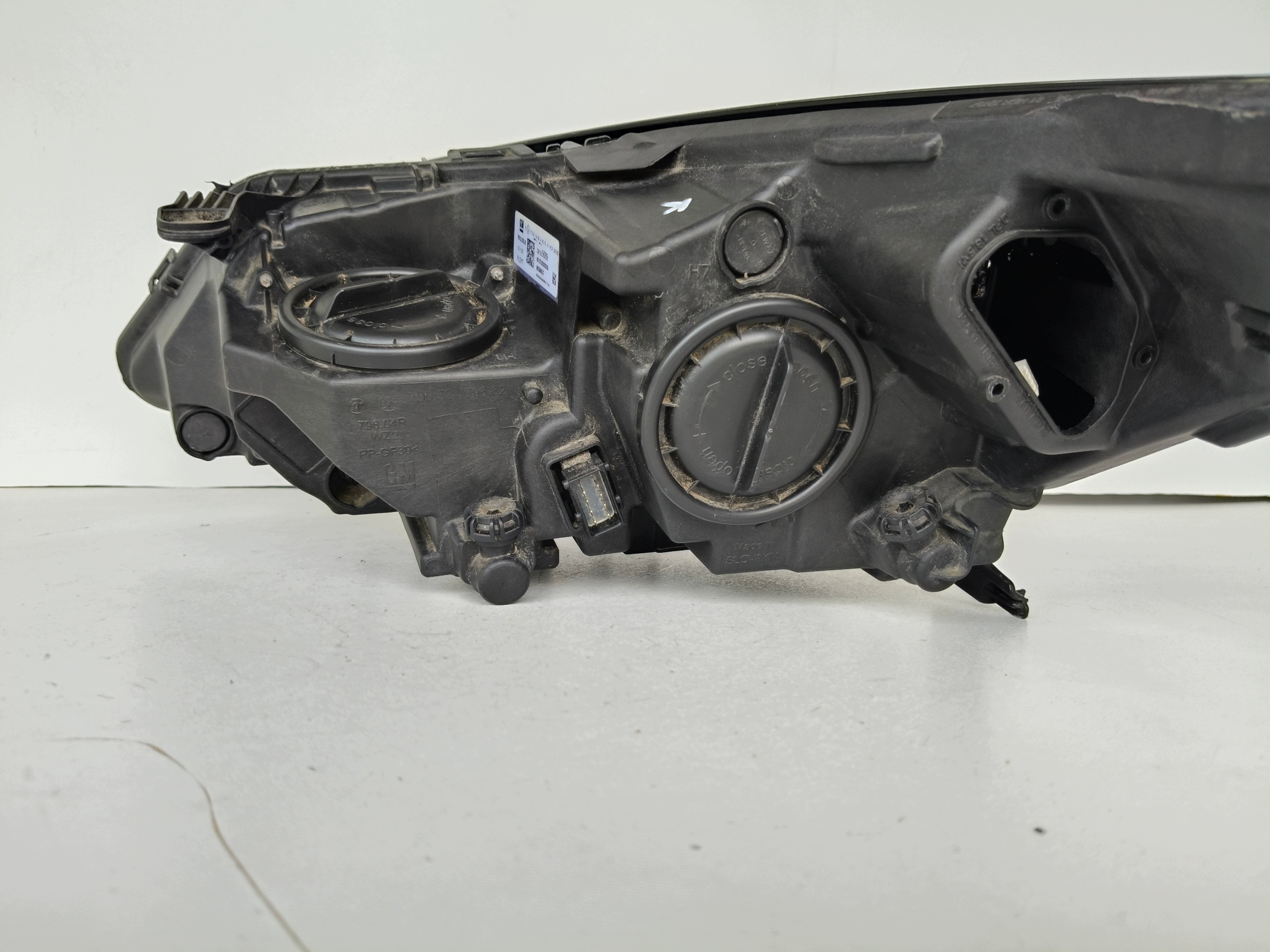 light right REFLEKTOR OPEL ASTRA V K 19- LIFT LED