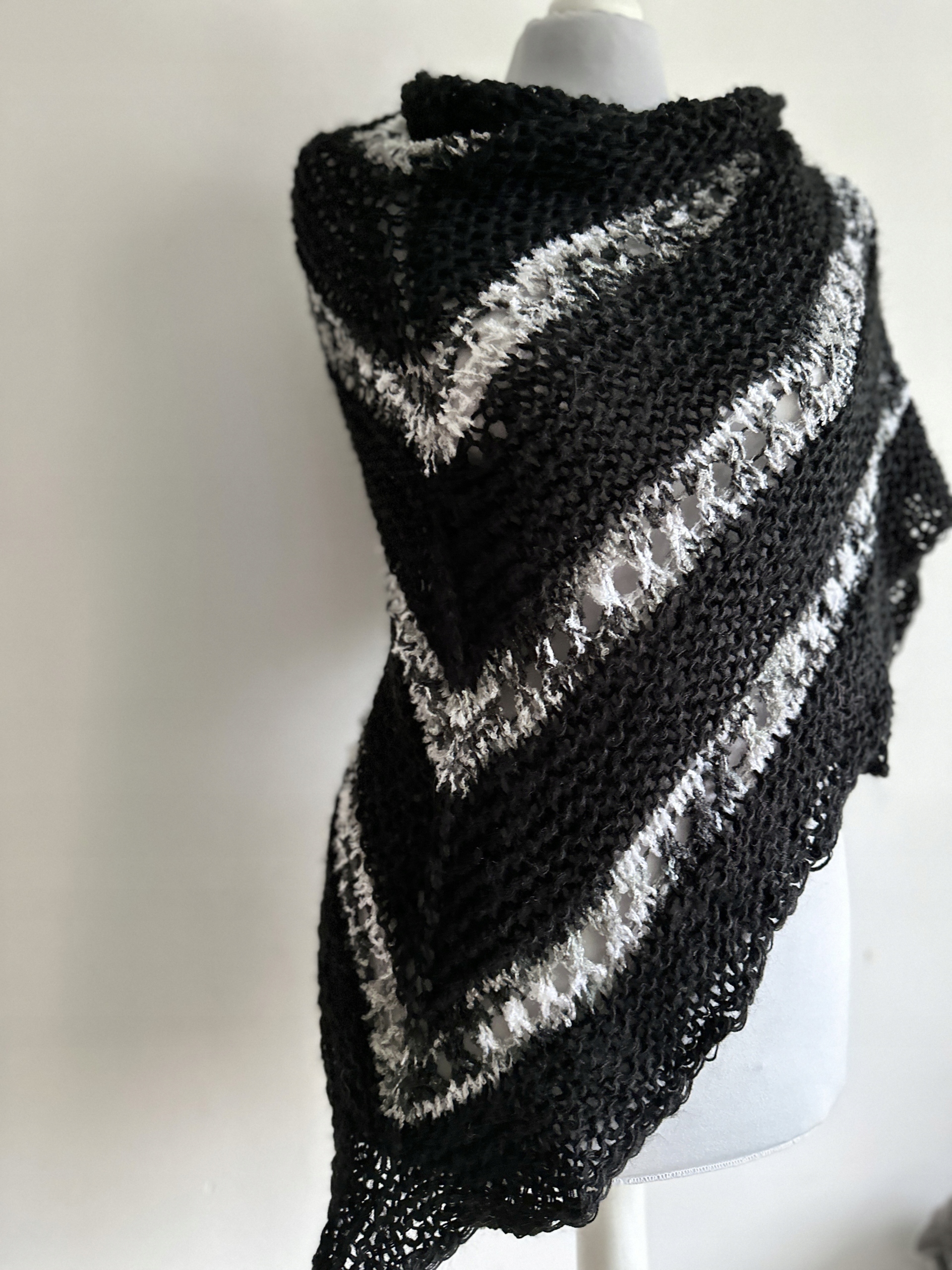 Šátek v pase černo-šedý handmade