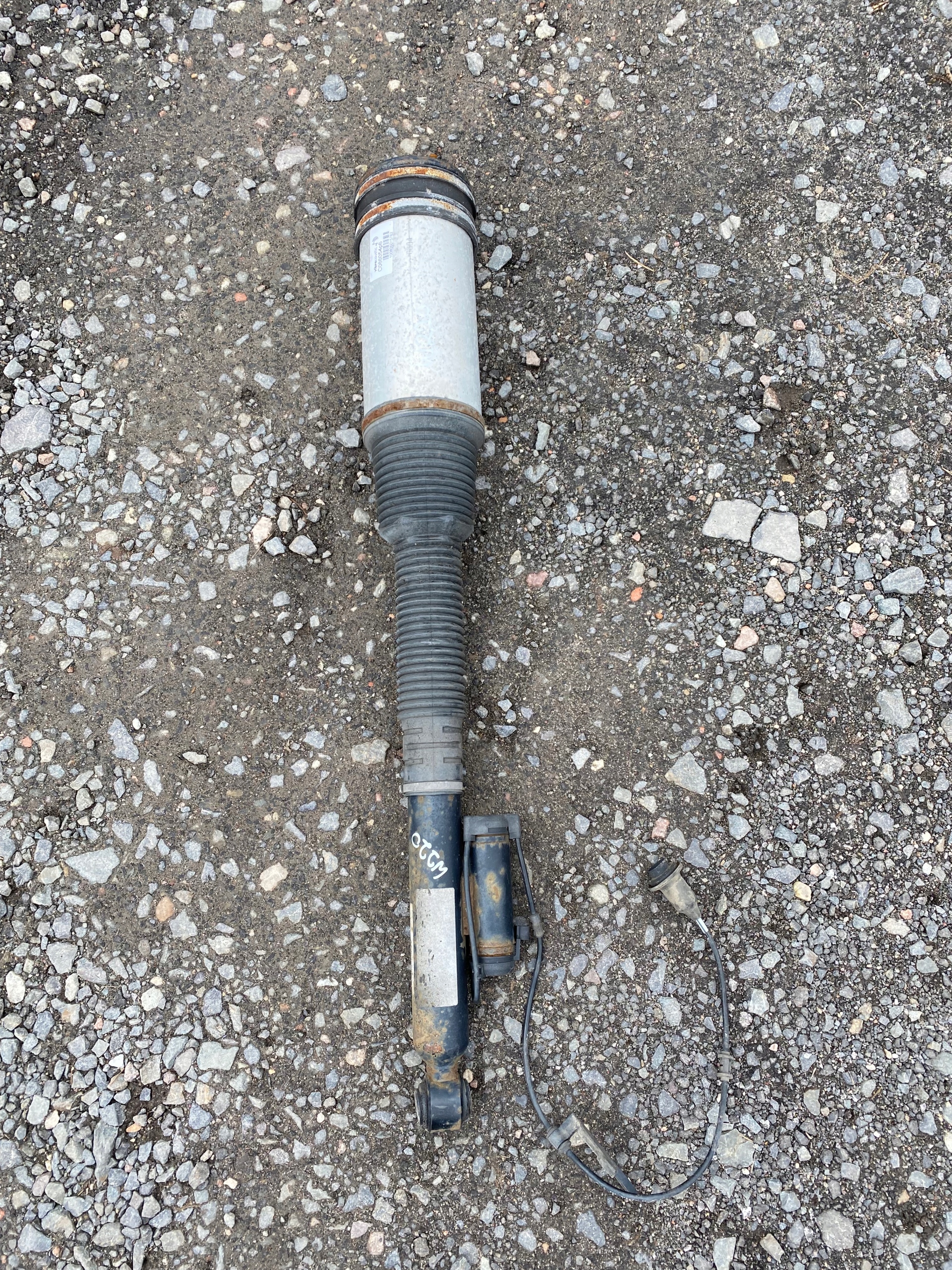 MERCEDES W220 амортизатор задній AIRMATIC 2203201213