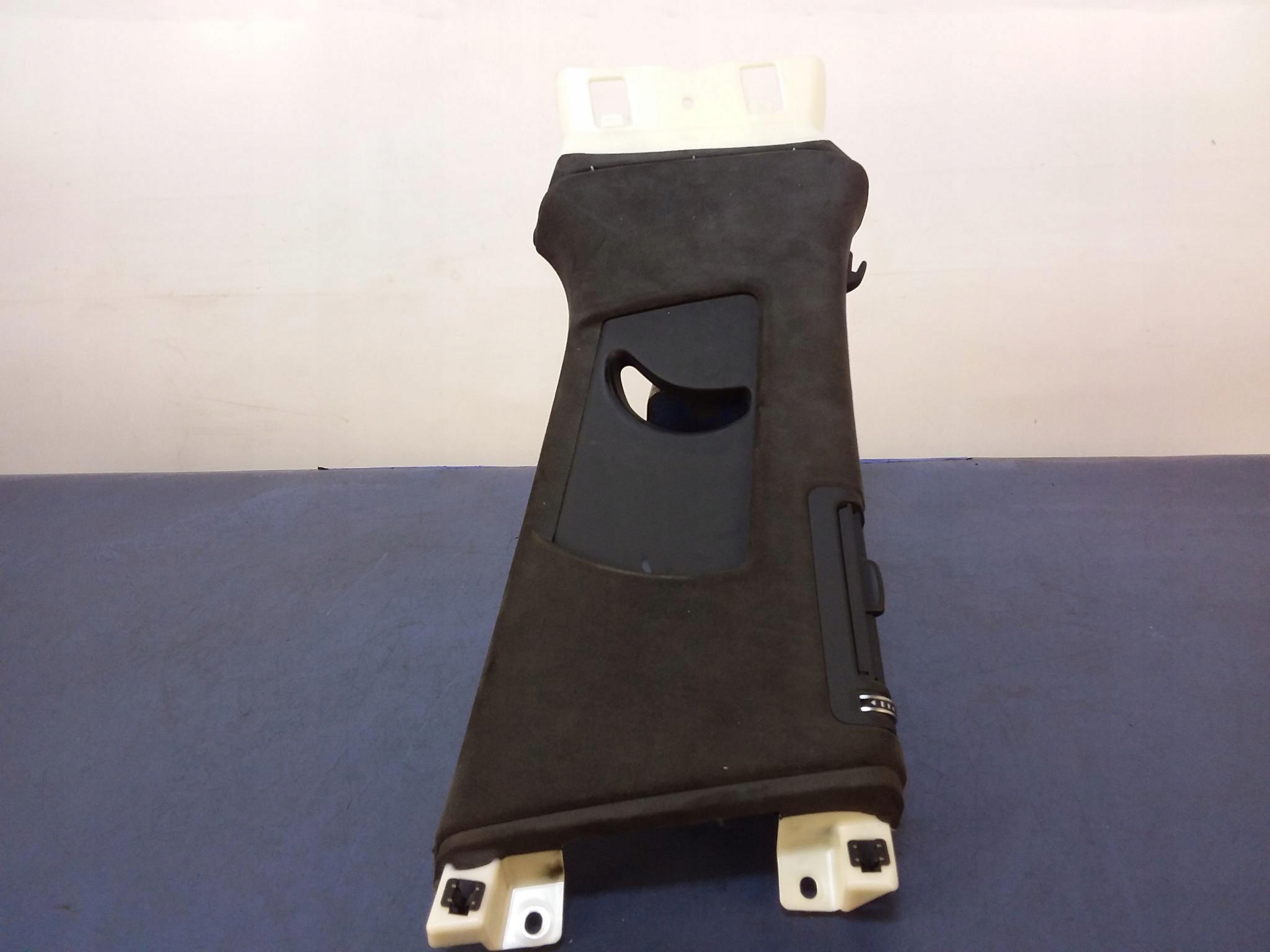 AUDI A8 D4 OSŁONA SŁUPKA ŚRODKOWEGO PRAWA