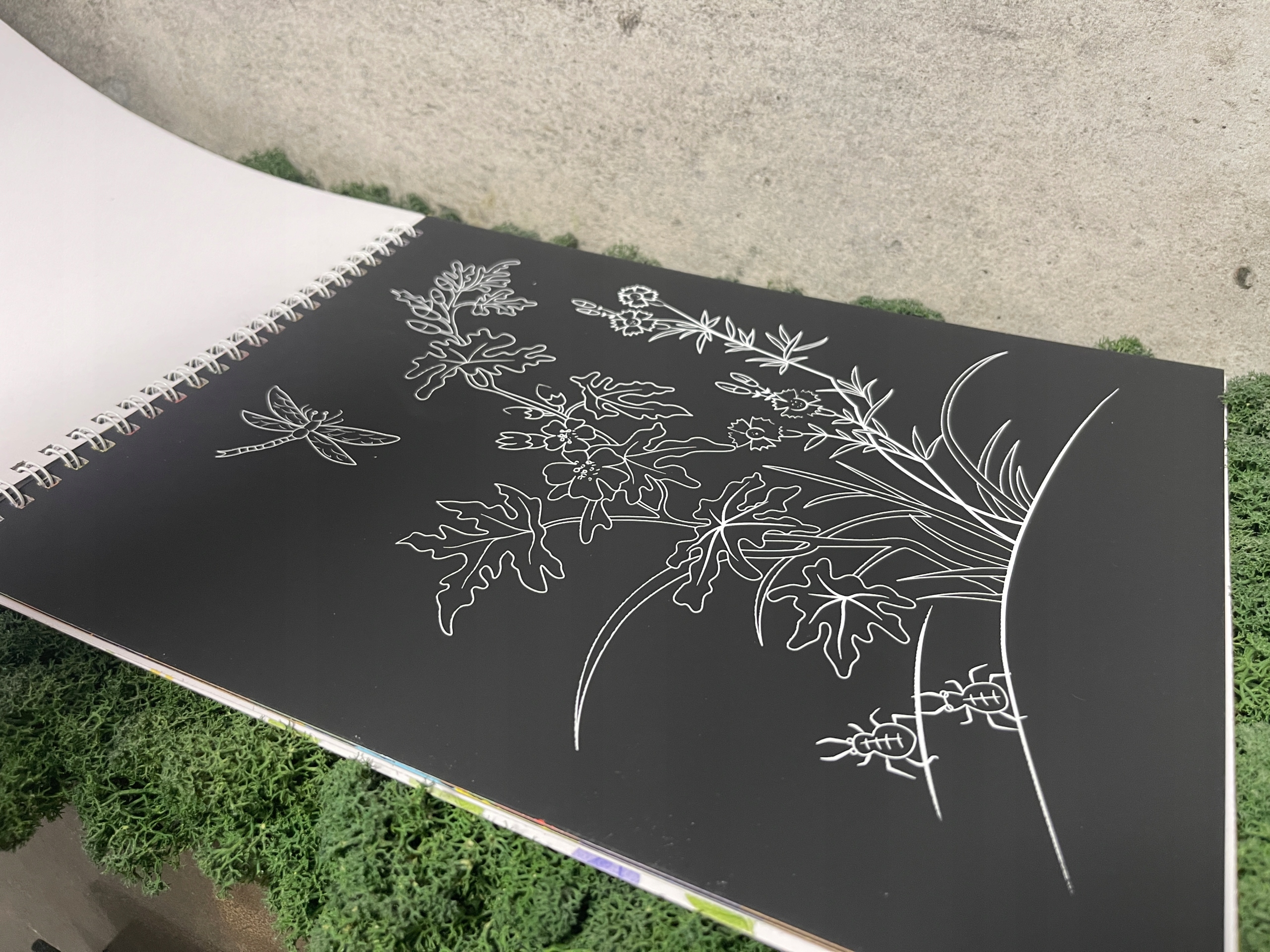 Książeczka do drapania zdrapywanka KWIATY 10k. Bohater brak