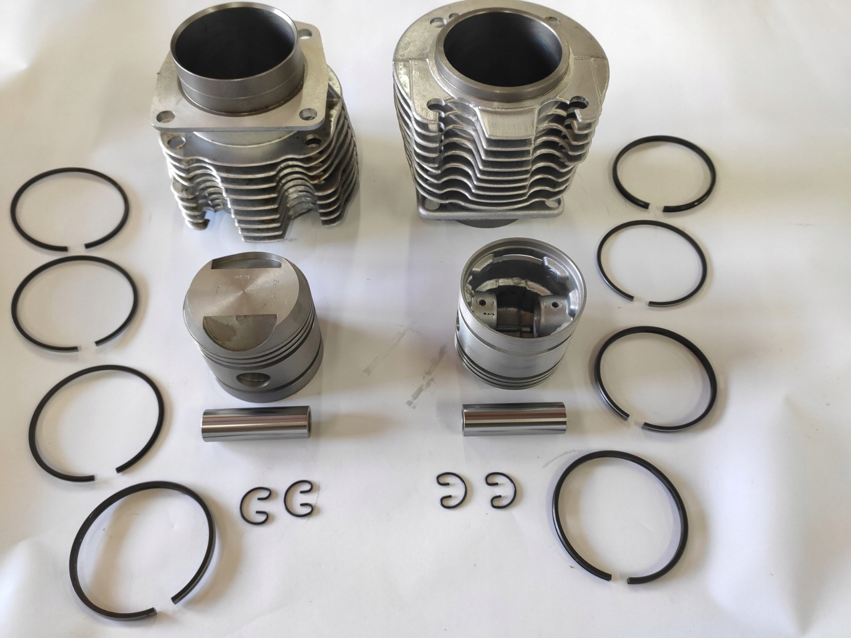 Cylindry Cylinder Pístní Kroužky Almot Dněpr K-650 MT16 Komplet