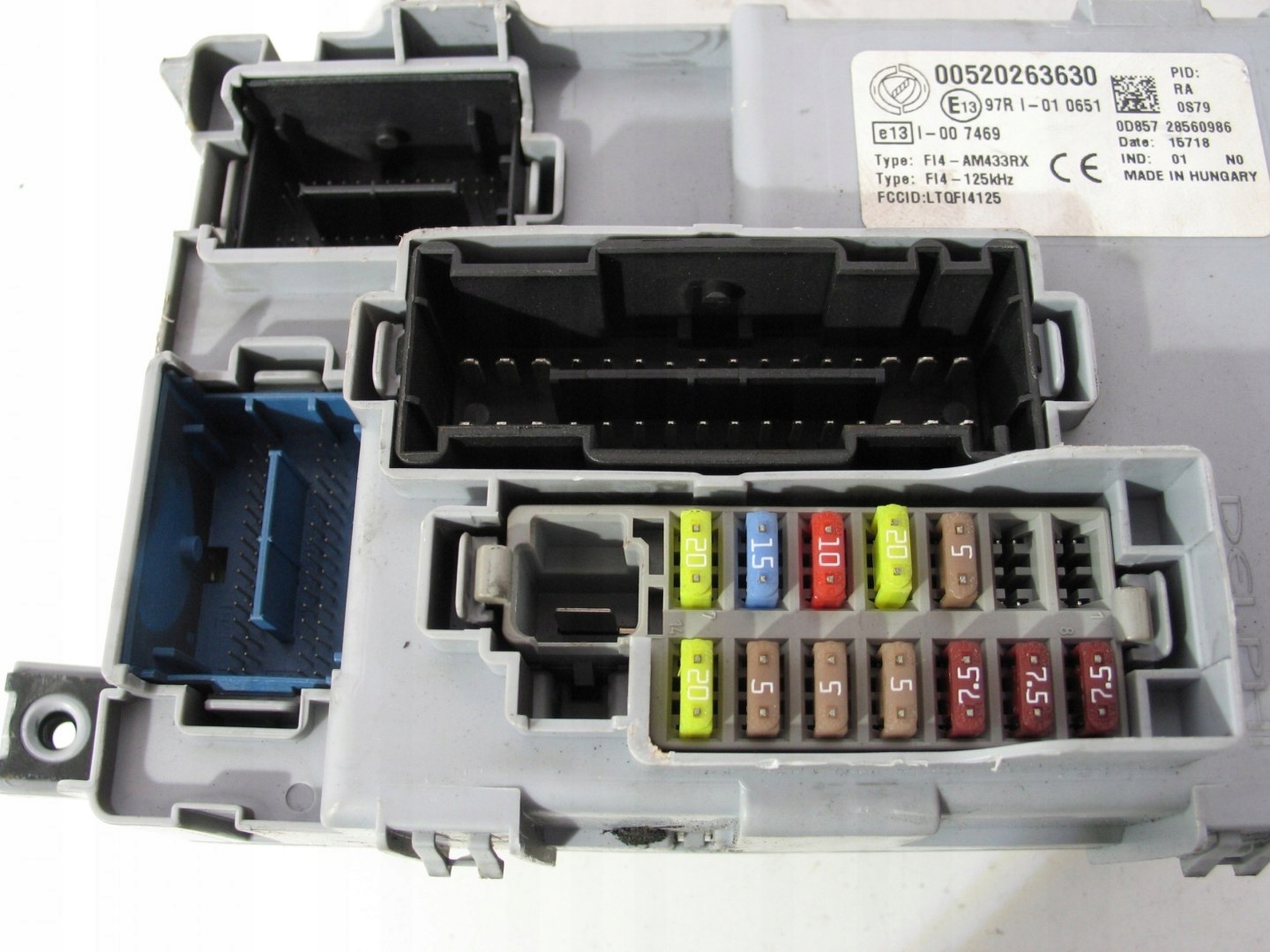 SKRZYNKA BEZPIECZNIKÓW COMBO D LIFE 00520263630 Producent części Delphi