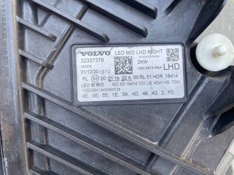 VOLVO XC60 II - light front right MID LED