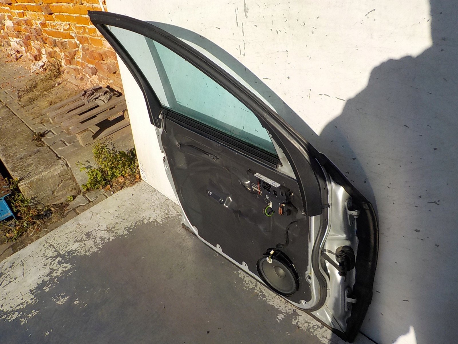 41 MERCEDES W211 sedan LIFT door left front front C 775