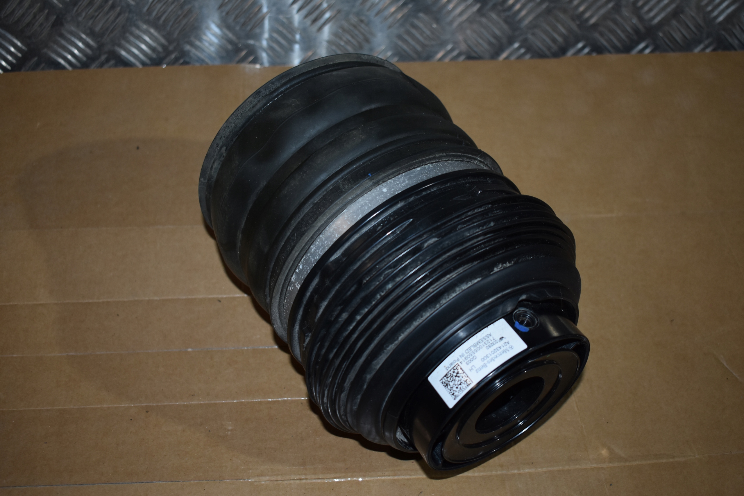 IDEALNY MIECH left silent block MERCEDES W214 1