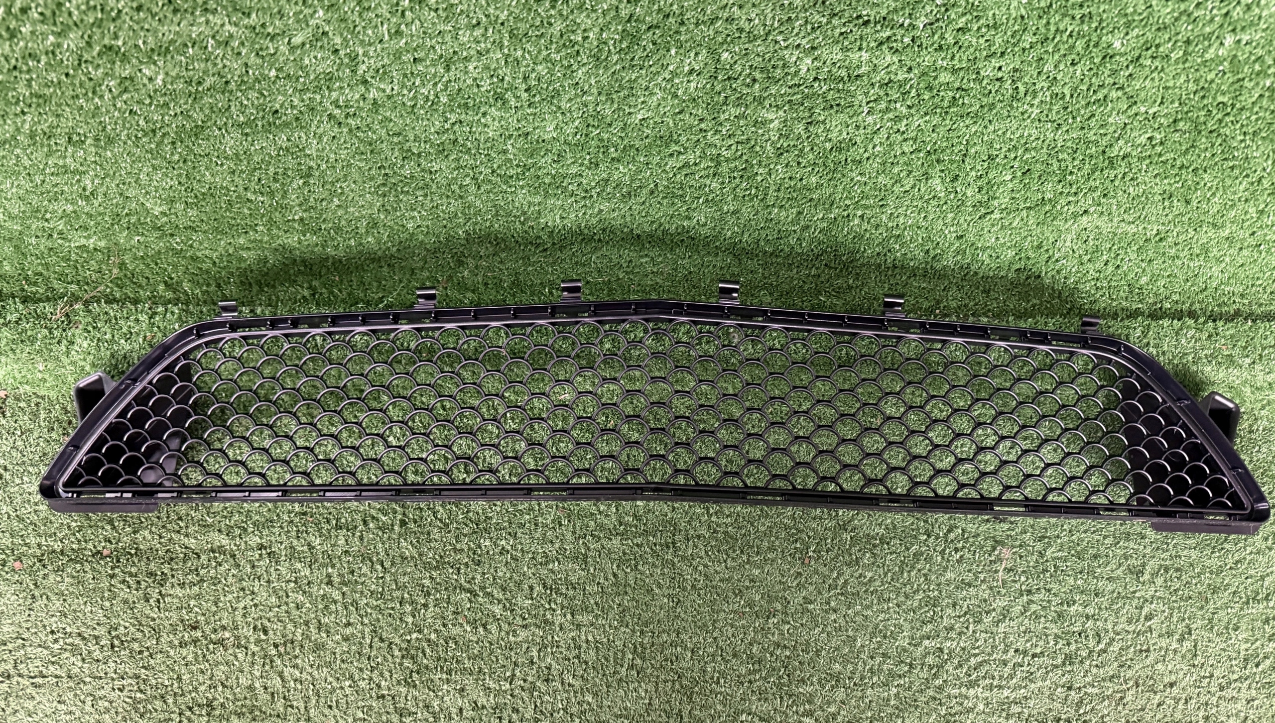 Mercedes E Klasa C207 Lüftungsgitter der Stoßstange mitte A2078850053