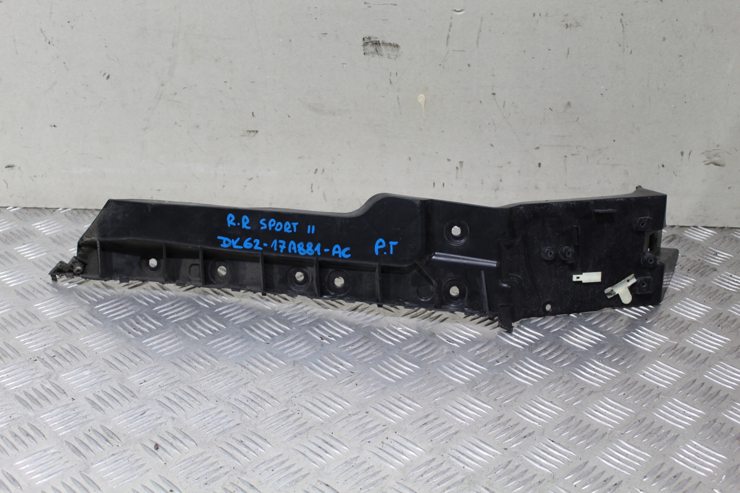 Blende Abdeckung rechts heck RANGE ROVER SPORT II 2 L494