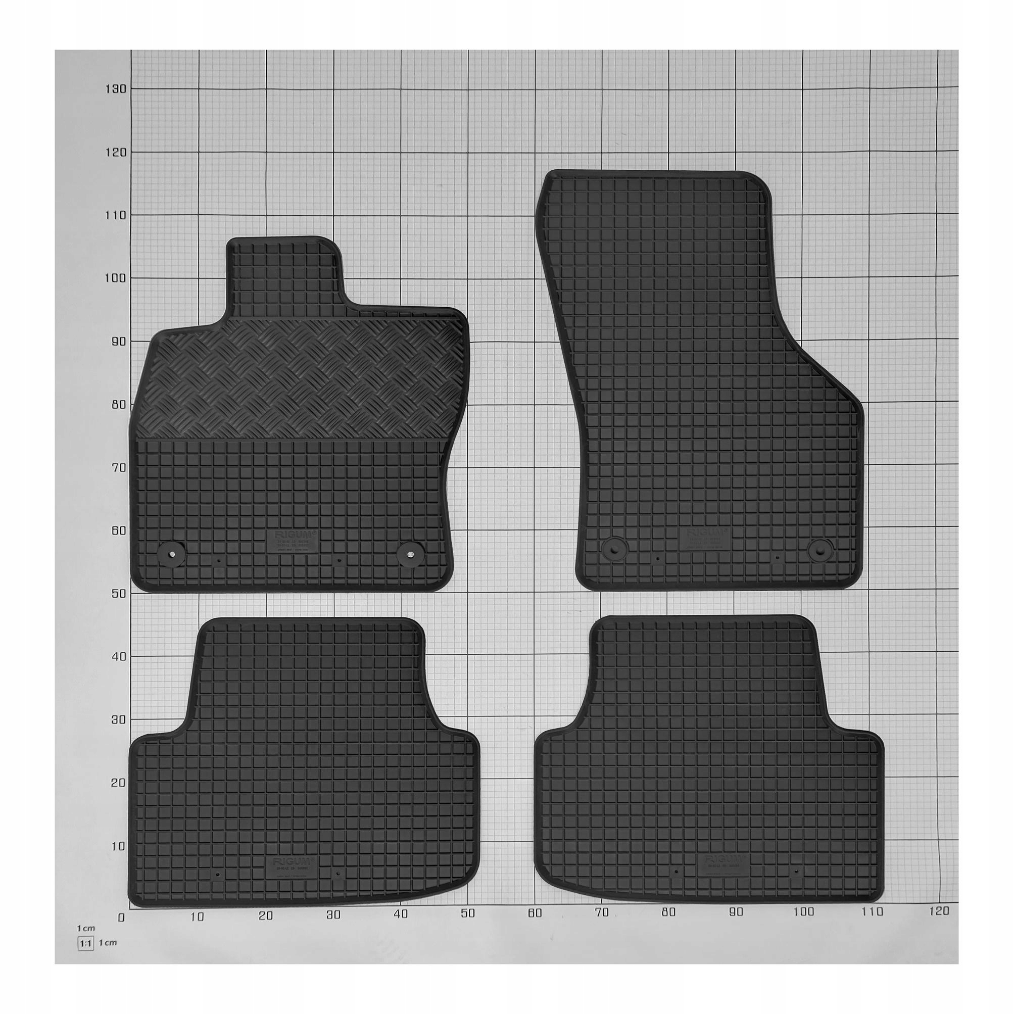 Zestaw dywaników do VW Golf VIII Variant od 2021 Waga produktu z opakowaniem jednostkowym 8 kg