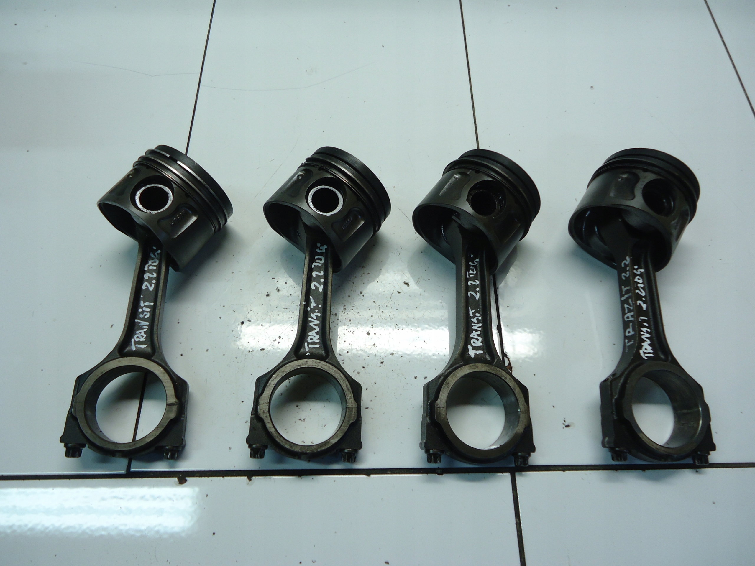 FORD TRANSIT MK7 2.2TDCI Piston avec bielle H268X