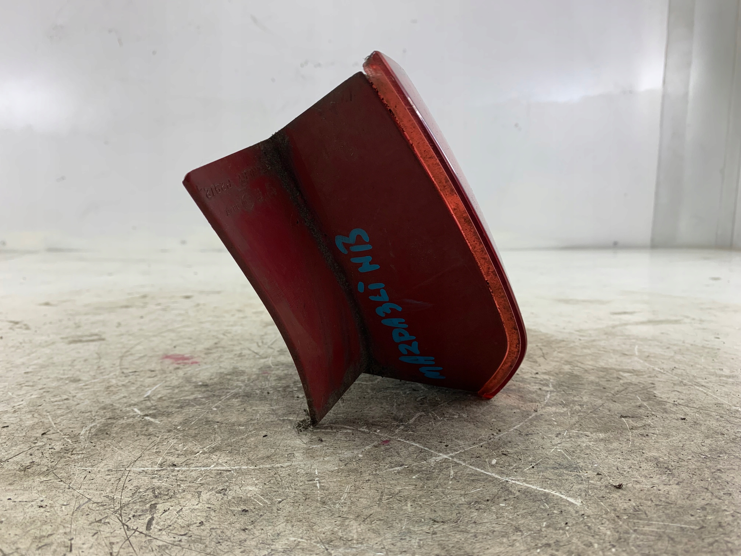 MAZDA 3 BK and light left rear part