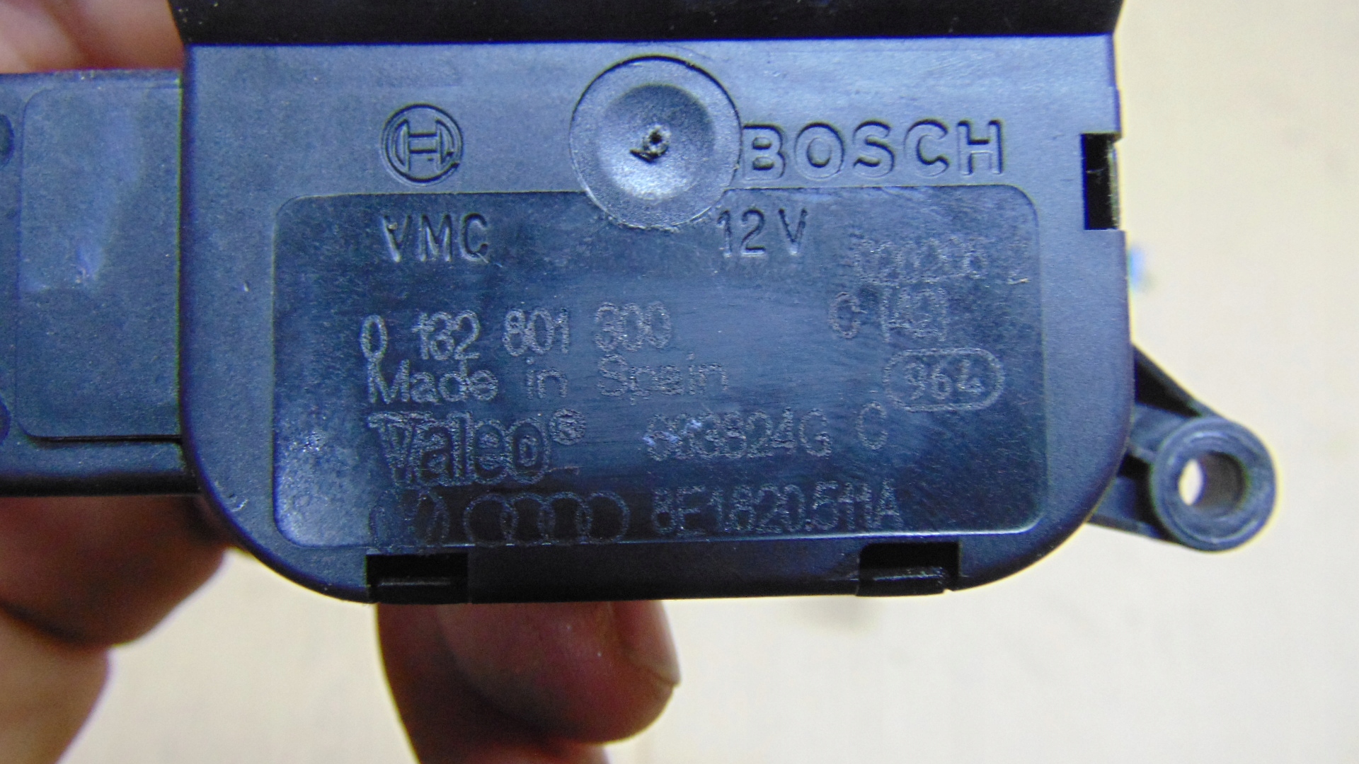 моторчик печки Bosch для автомобилей легковых Audi A4 B6/B7