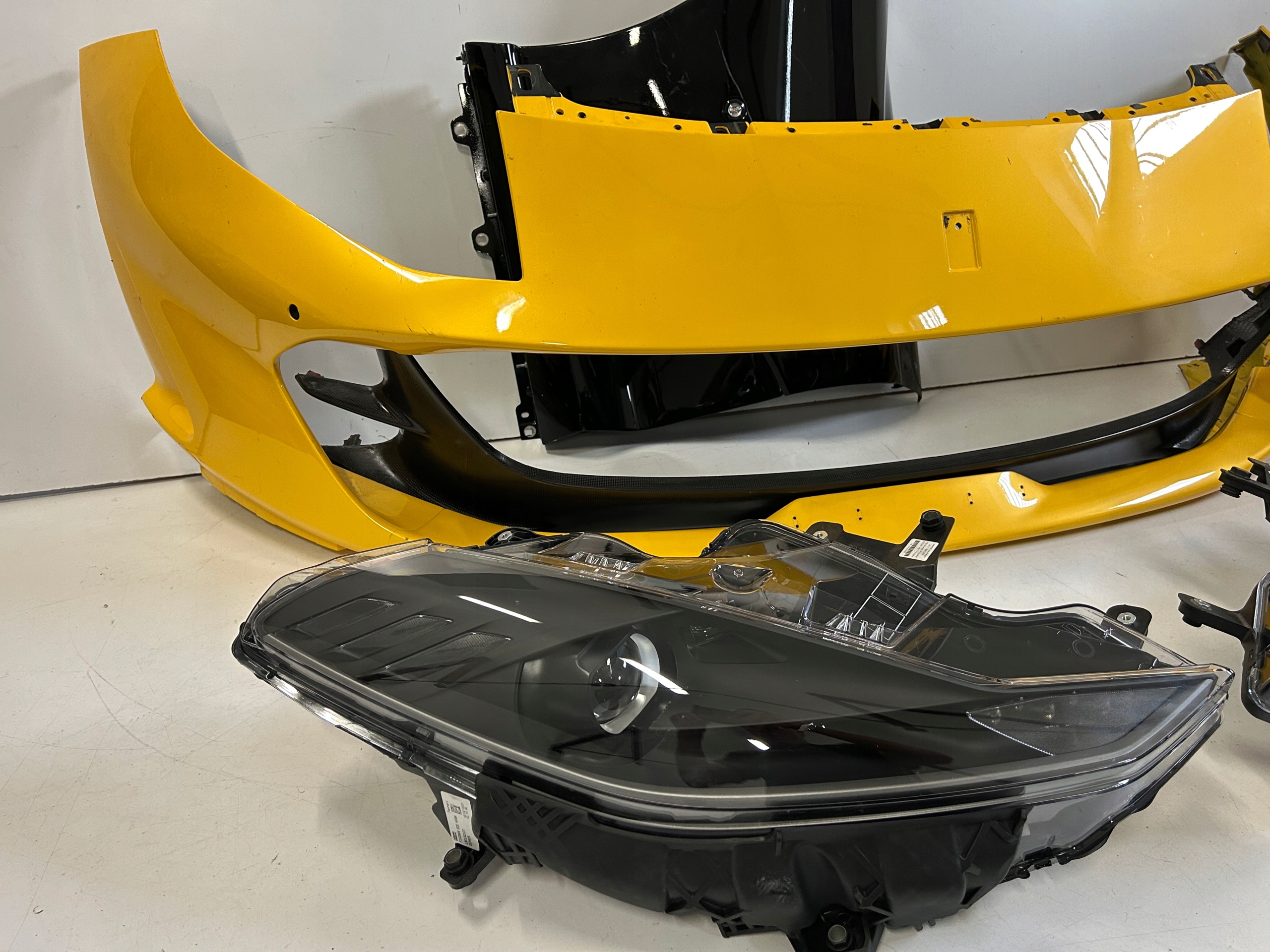 bonnet front bumper light fender left Ferrari 812 Superfast/GTS EU