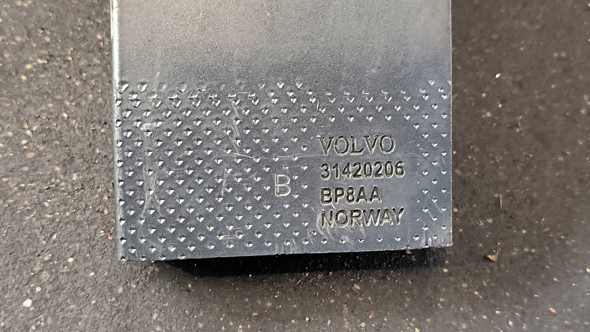 sider front 31420206 VOLVO S90