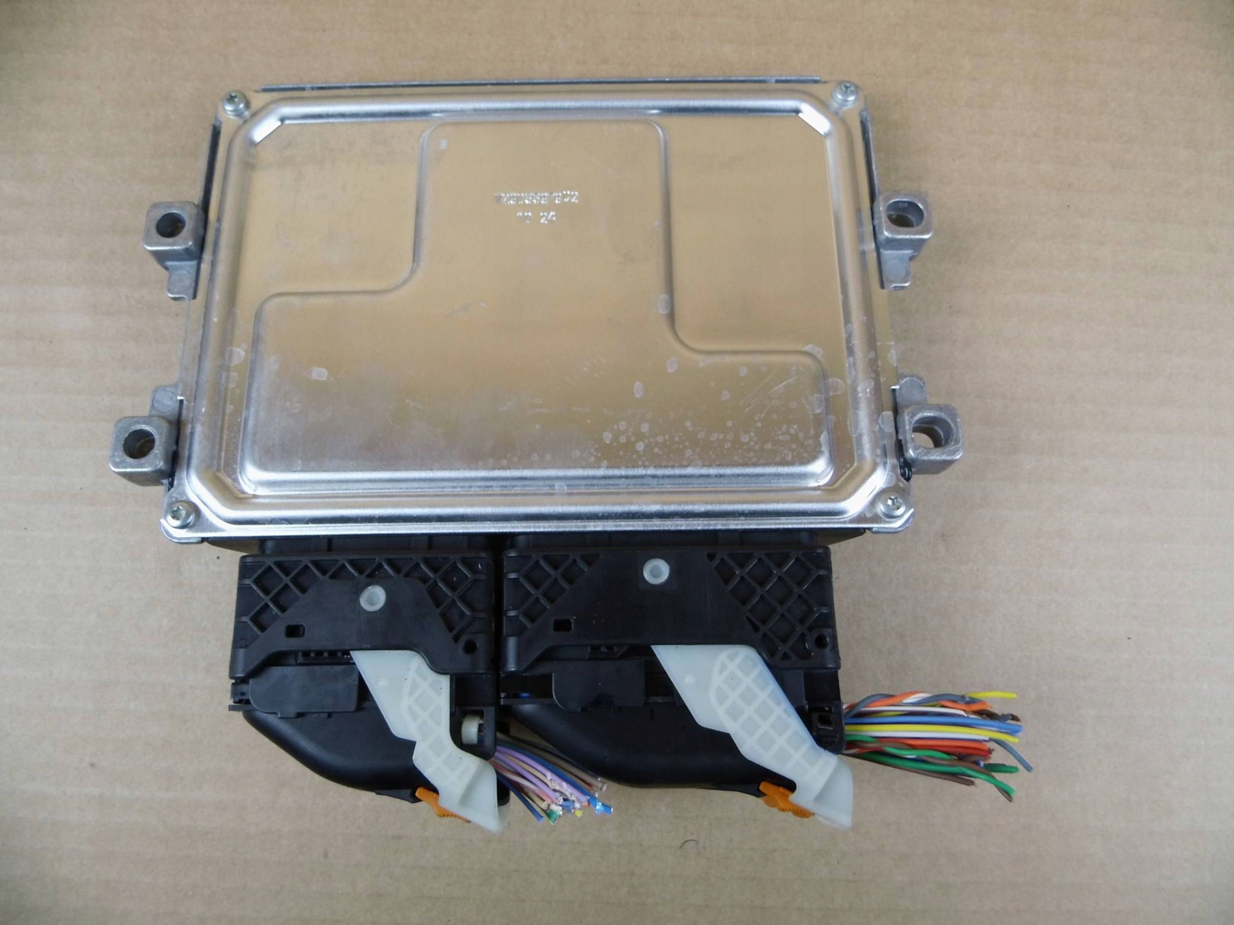 Citroen C3 E-C3 IV 2024+ 1.2 control unit of the engine computer 9858939680