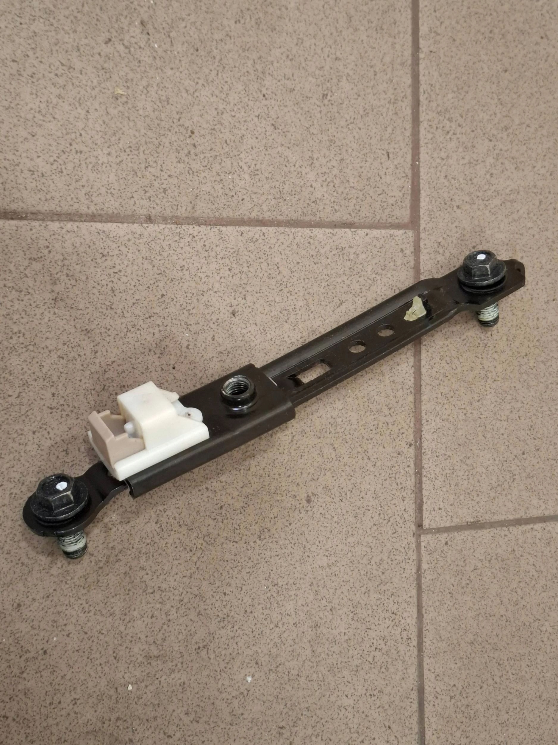 CEED III Регулировка ремней безопасности